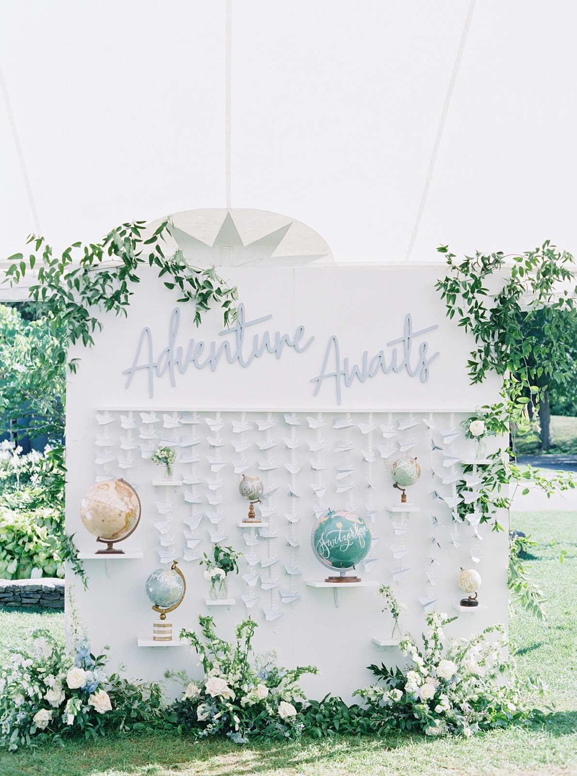 leila-james-events-newport-ri-wedding-planning-luxury-events-castle-hill-inn-gabrielle-and-will-emily-march-photography-escort-display-install-SamuelsWedding_0647 copy