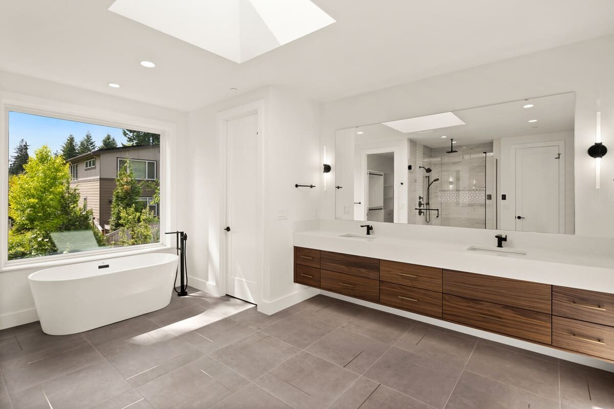 Livingston-Custom-Homes-West-Kelowna-Spec-Build-Master-Bath