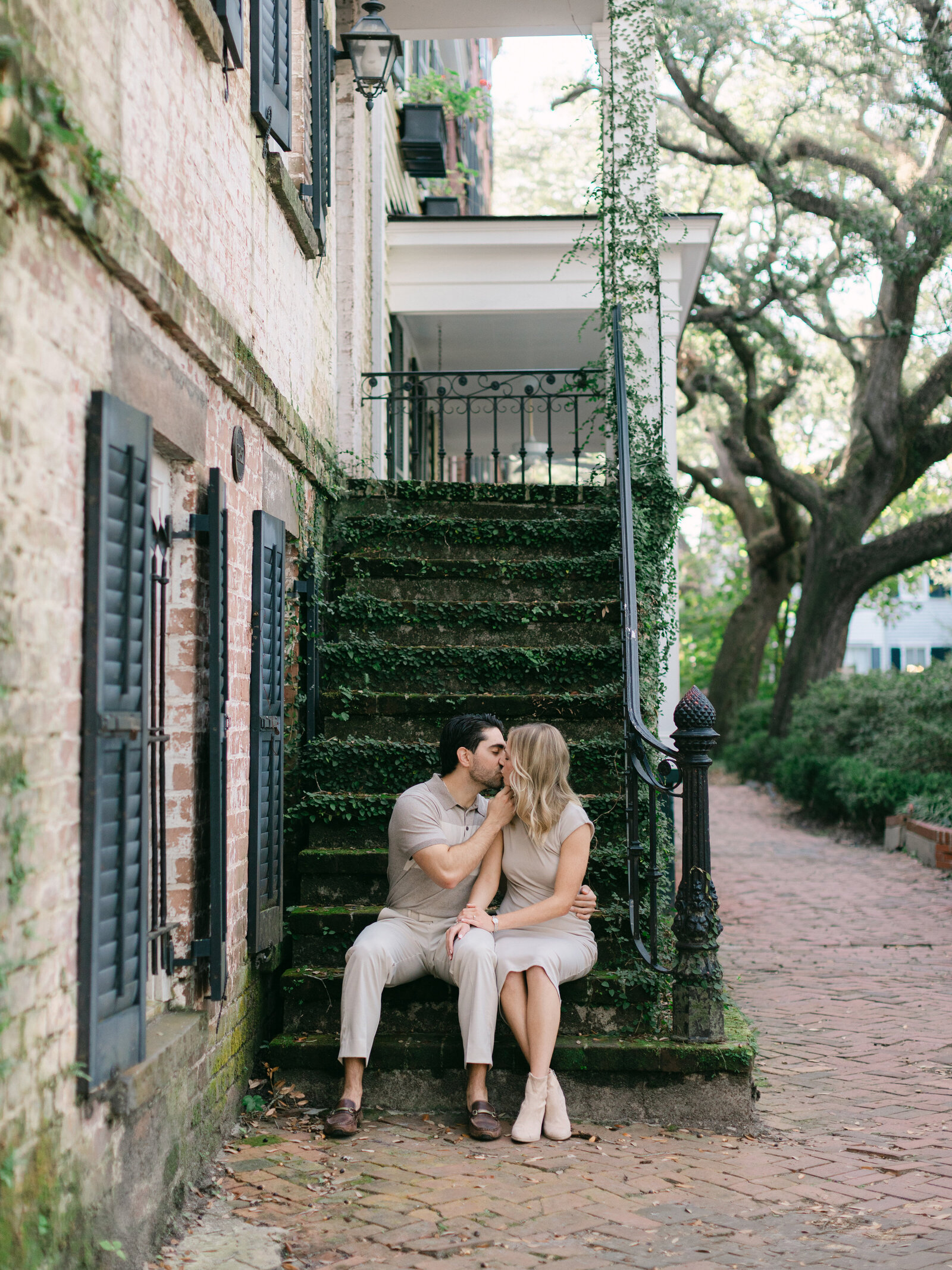 142-torianna-brooke-portraiture-historic-downtown-savannah-engagement-mac-corey