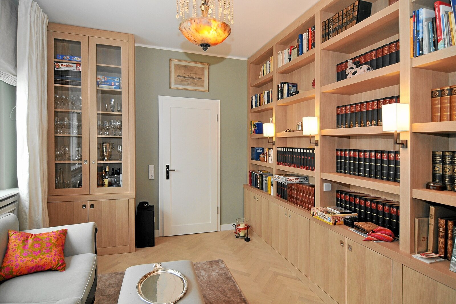 Wohnen-und-Schlafen-buecherregal-holz