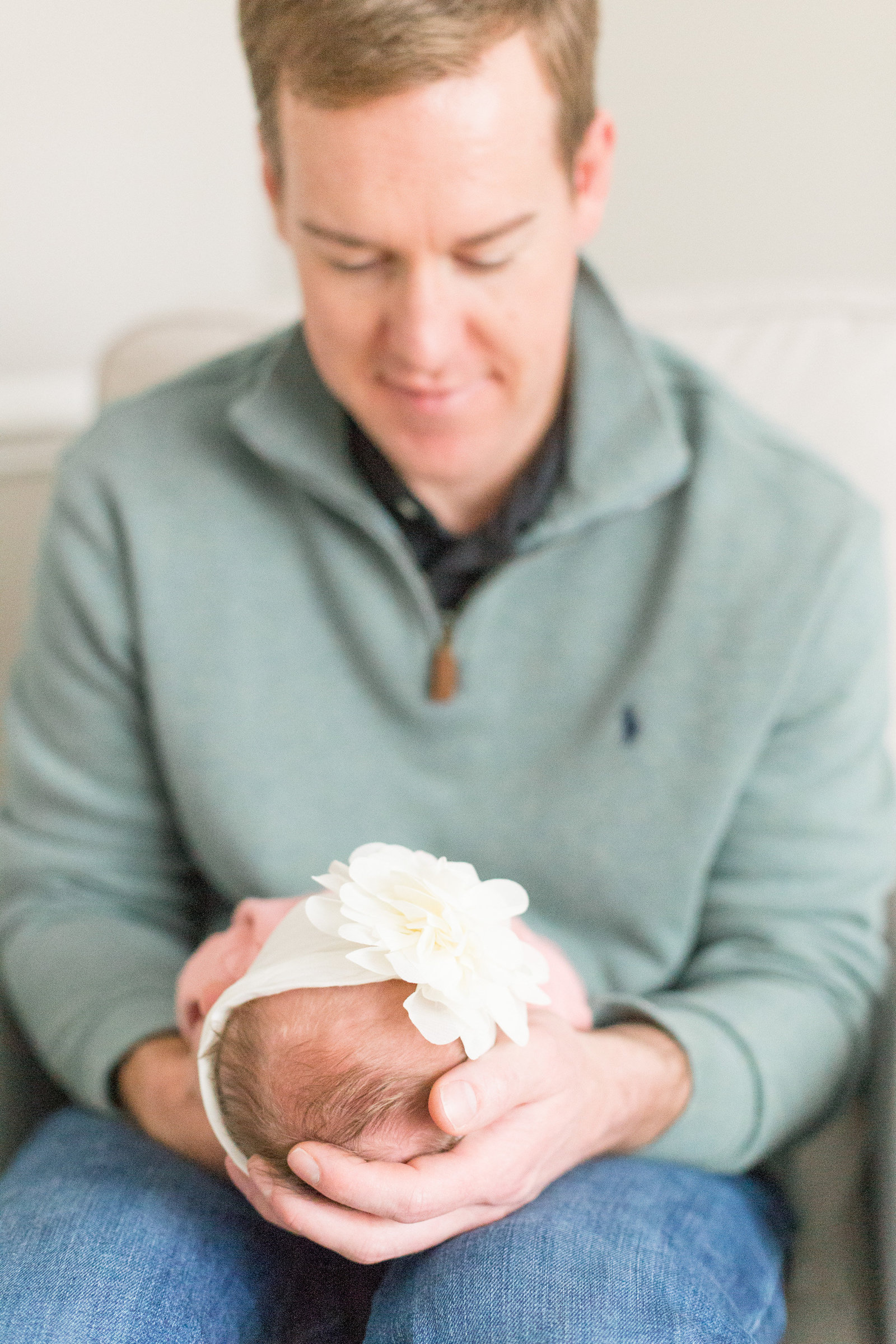martin-family-lifestyle-in-home-newborn-baby-photo-session-009