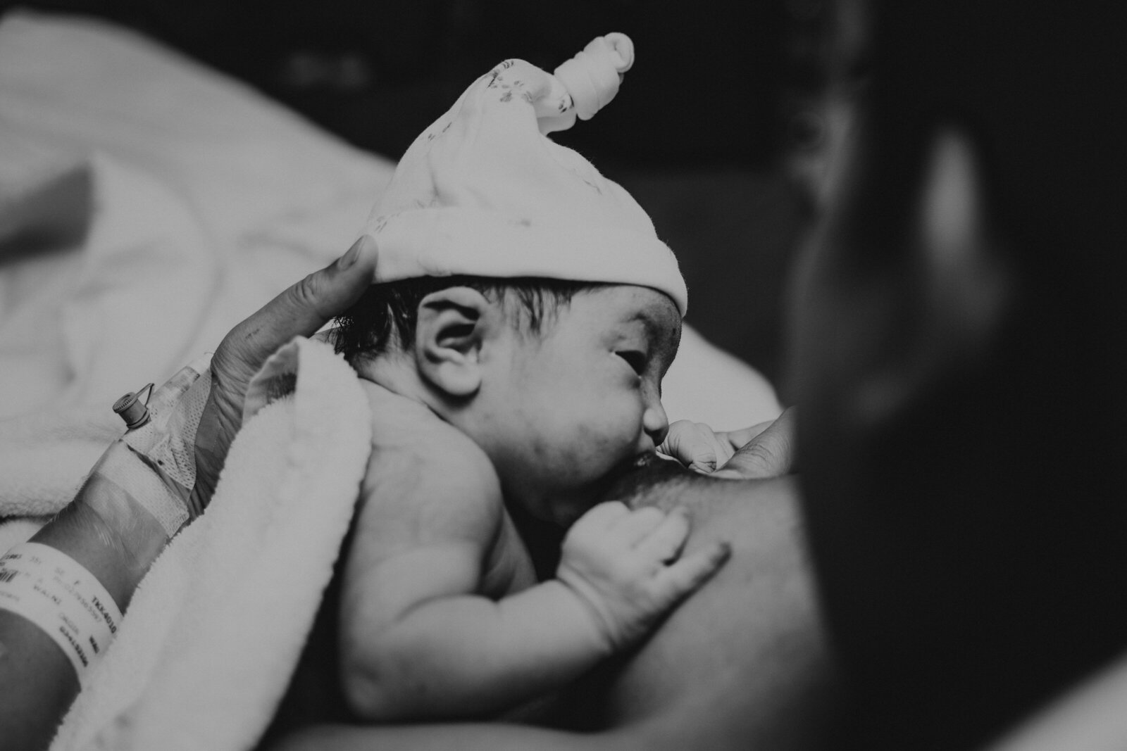 Tauranga-photography-birth-hospital-babygirl-173-2