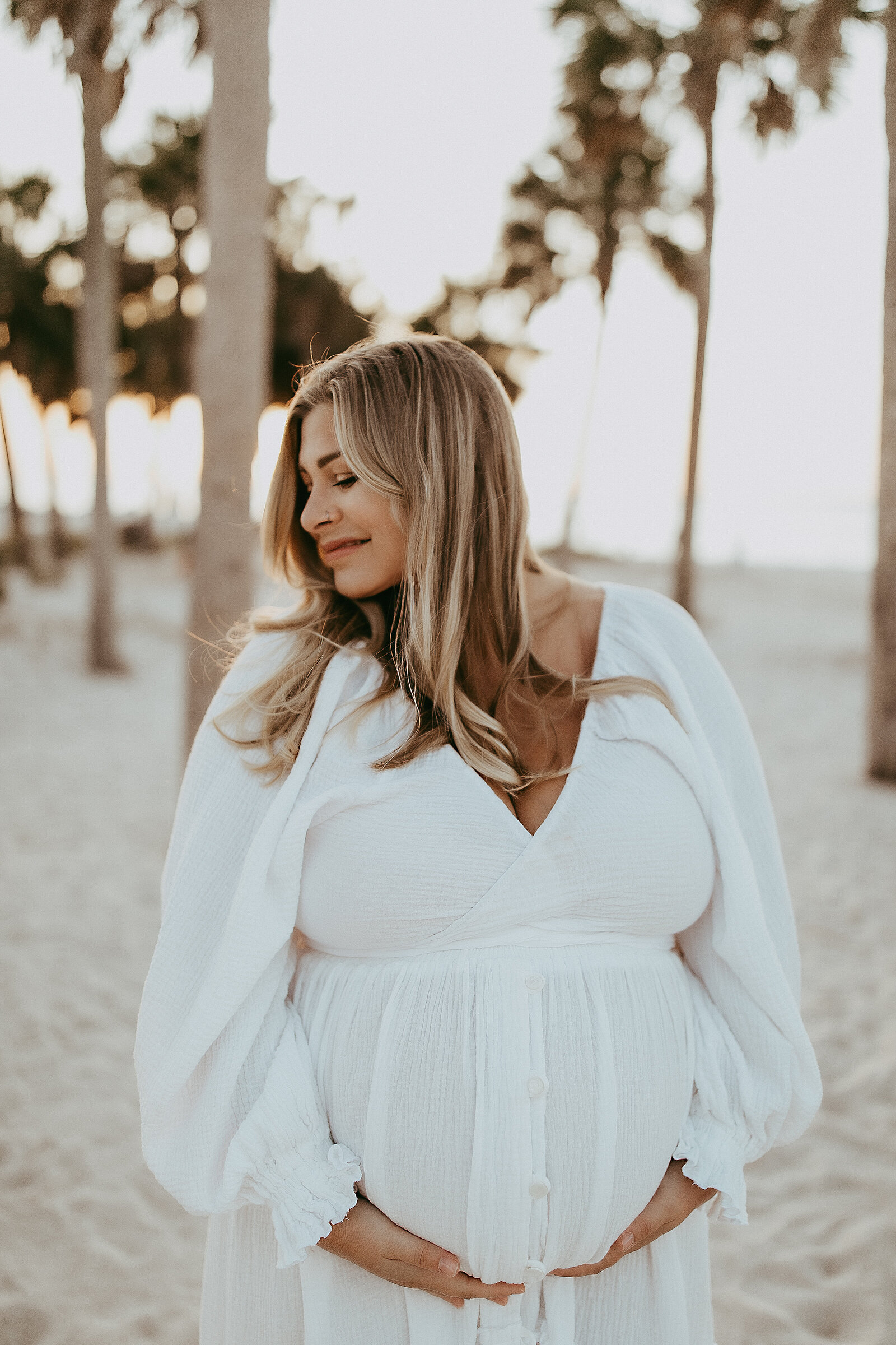 maternity-portrait-beach-white-dress-pregnancy