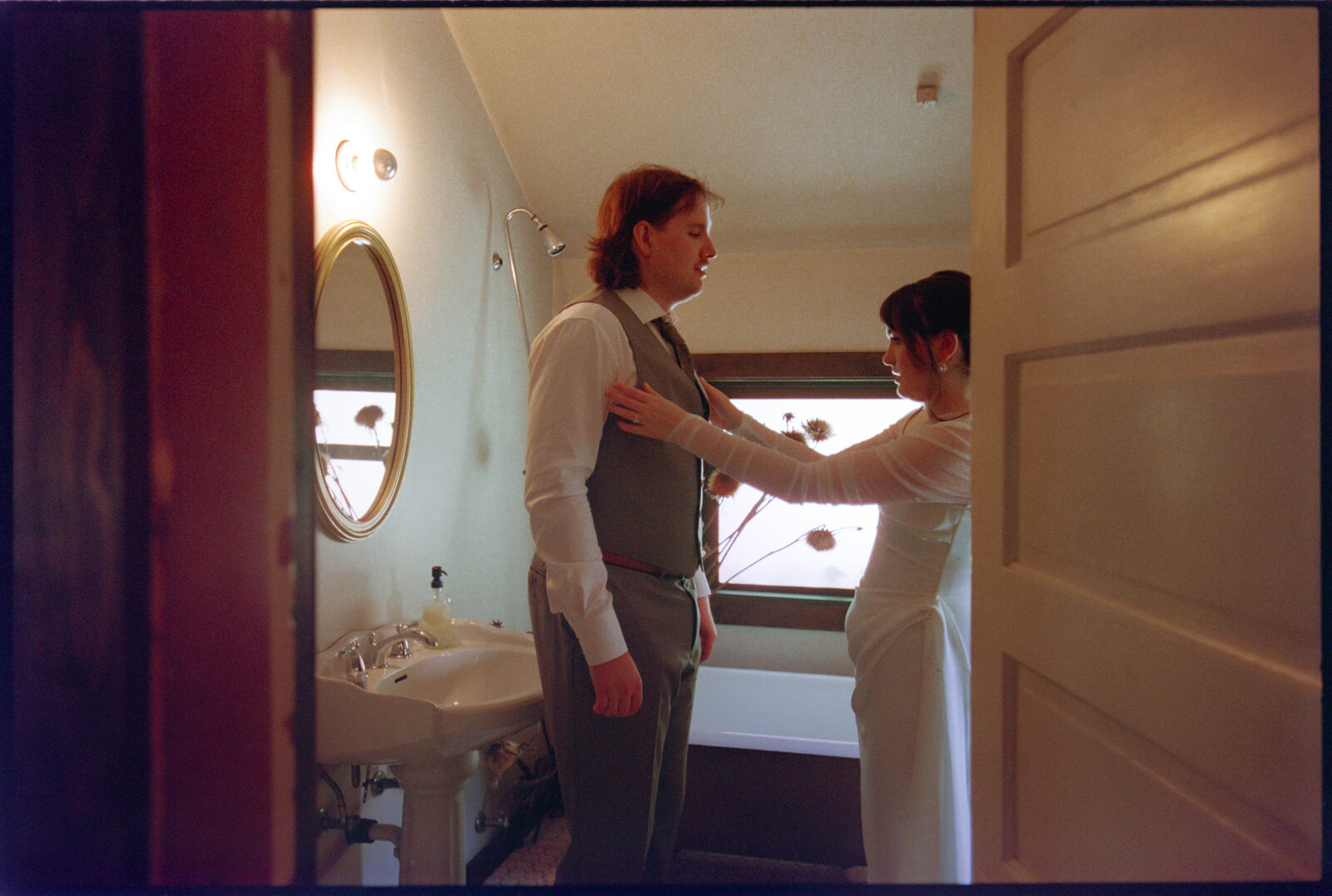 Jess-Buckley-Photo-FILM-Wedding-Seattle-Restaurant-9
