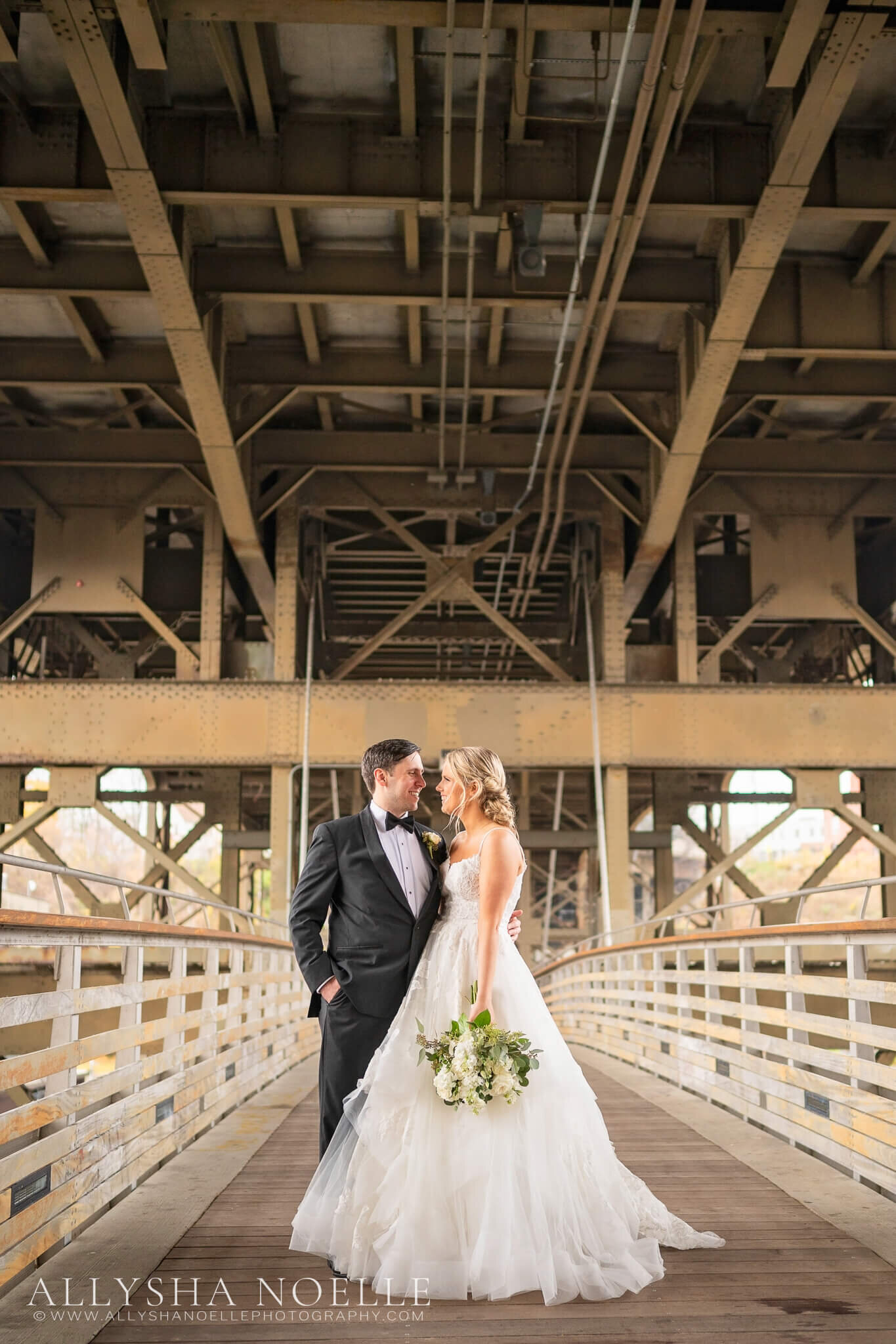 Wedding-at-The-Factory-on-Barclay-in-Milwaukee-0517