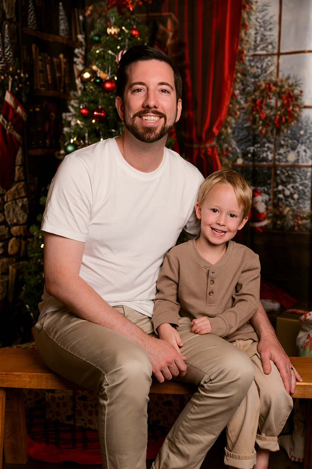 Travis & Benny Studio - Higgins Xmas Mini-62
