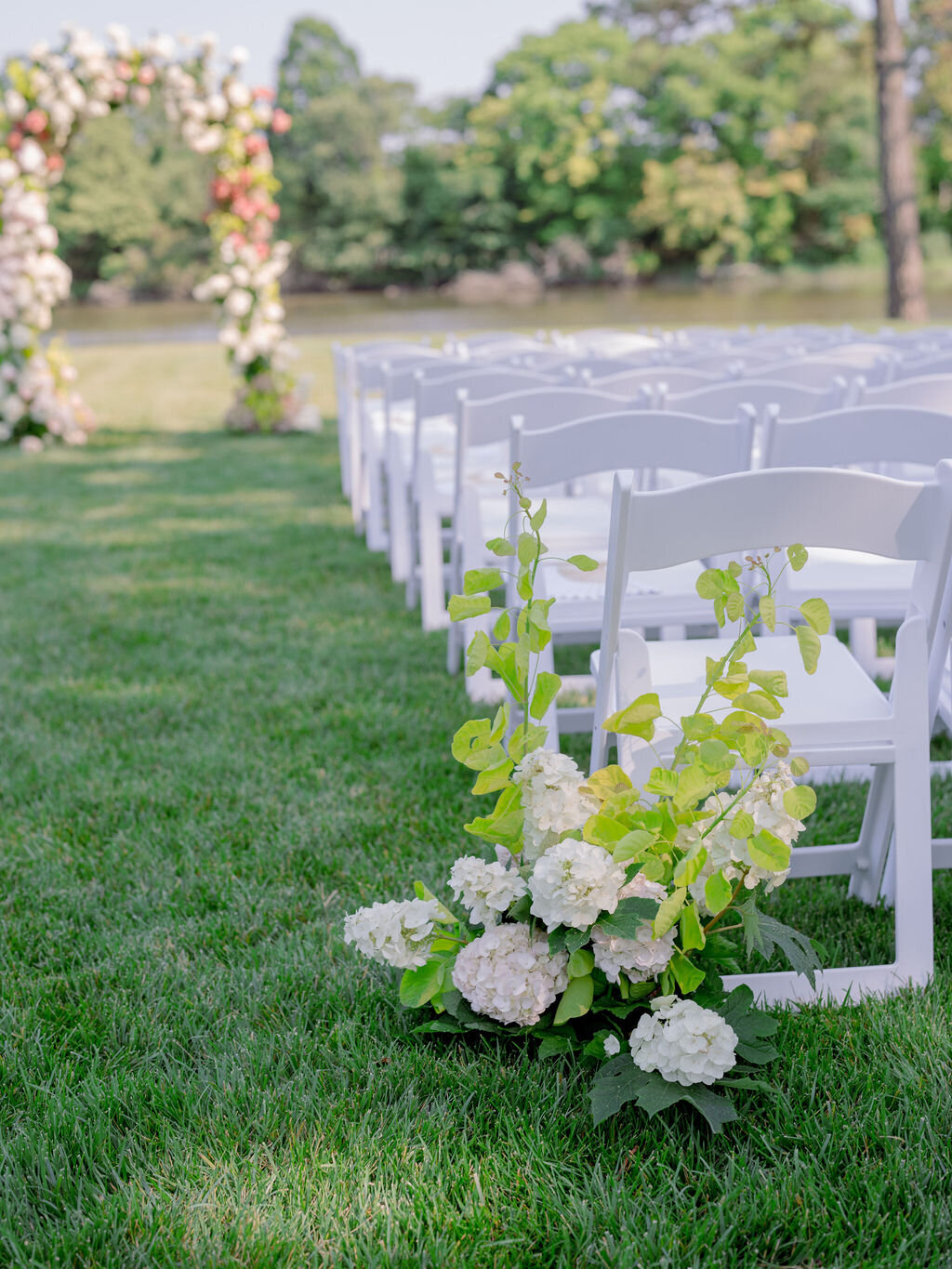 32Kate Campbell Floral The Oaks waterfront summer wedding by Julie Livingston photo