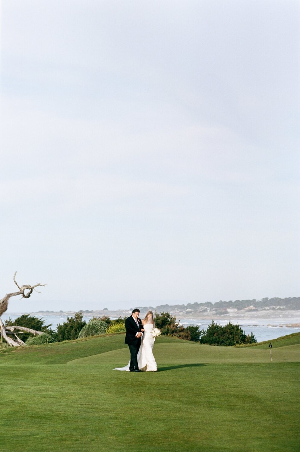 Monterey_Peninsula_Country_Club_autumn_red_white_floral_classic_golf_wedding_inspiration028