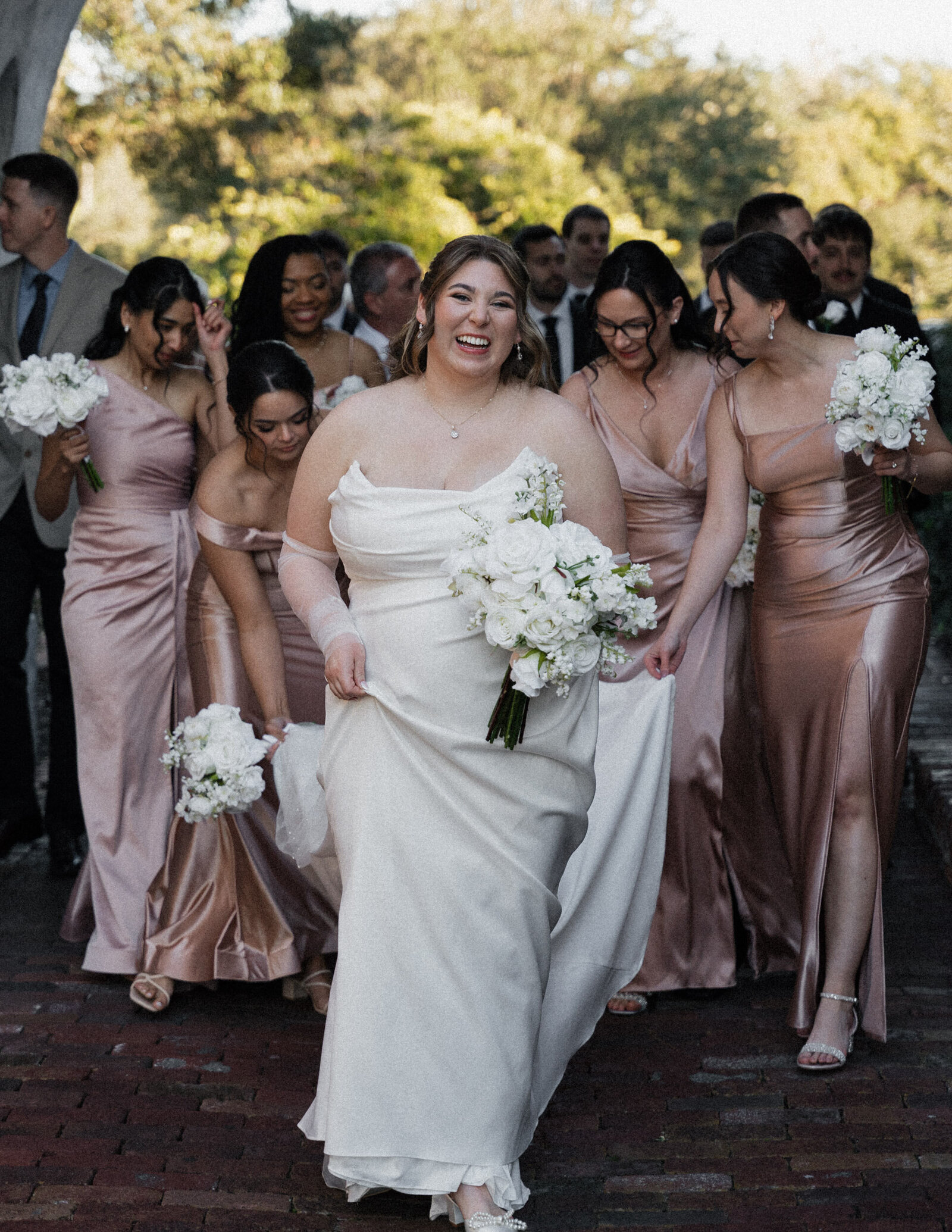 bride-bridesmaids-walking-casafeliz