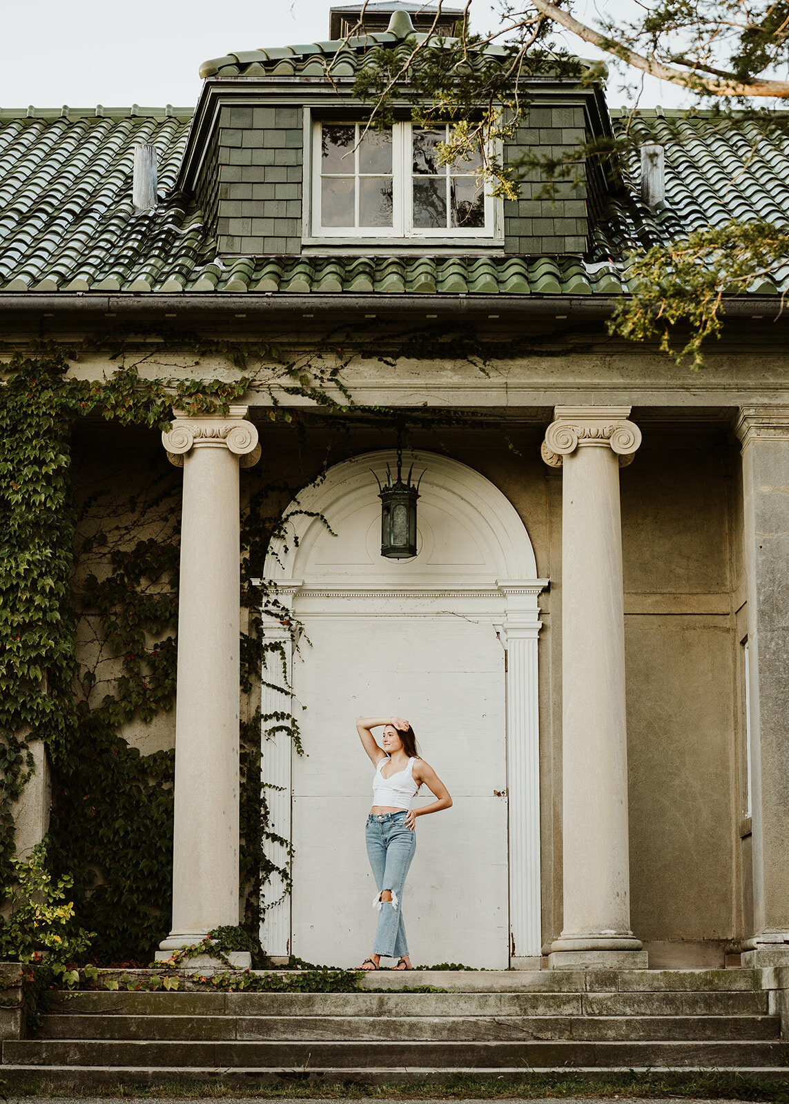 Sara McIngvale is a portrait photographer based in Connecticut