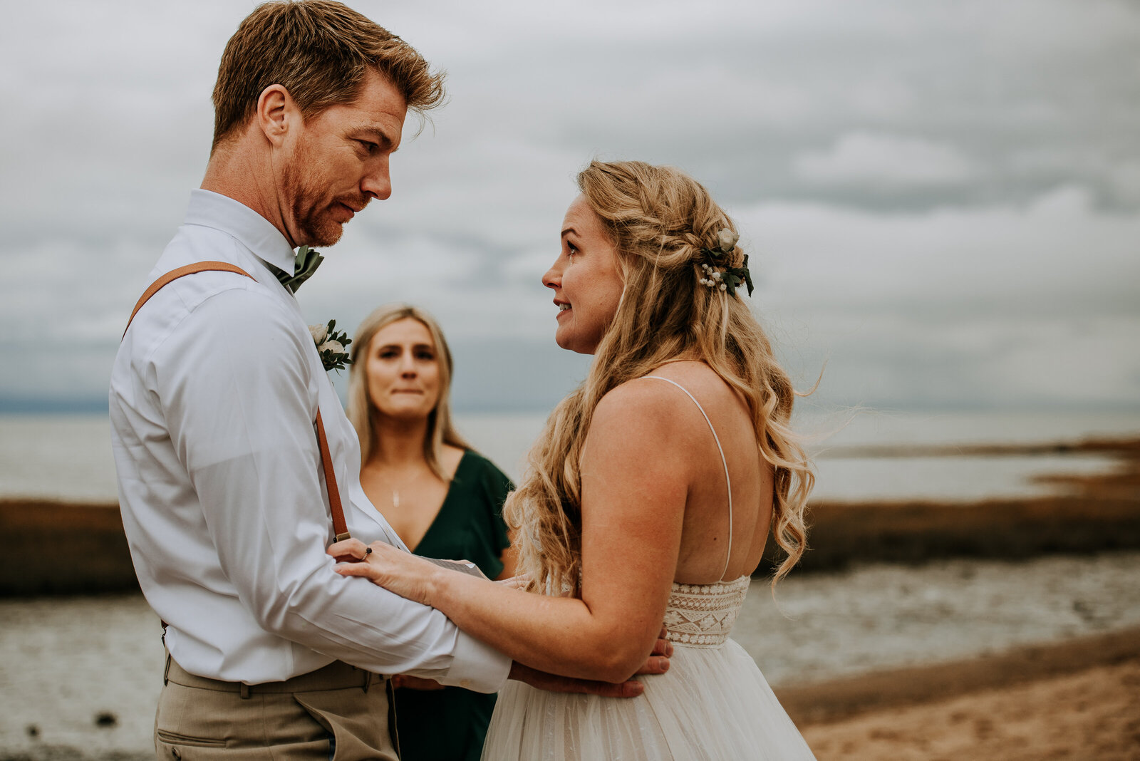 love-is-nord-quebec-photographe-mariage-intime-elopement-wedding-plage-charlevoix-beach-0004