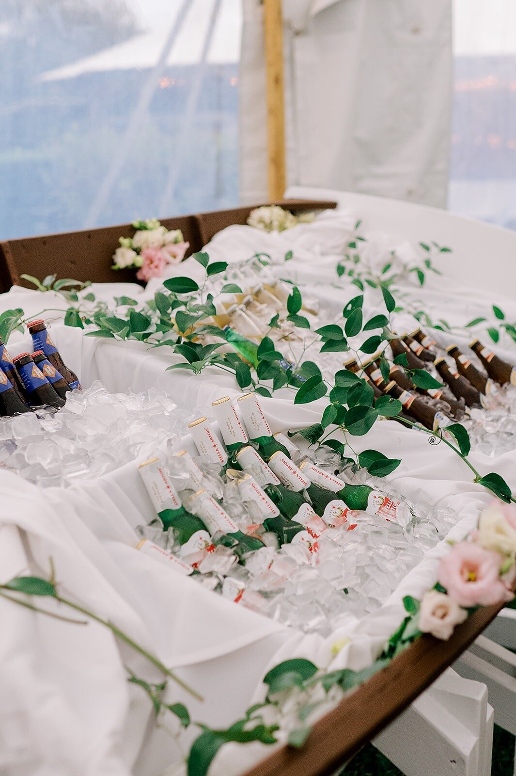 leila-james-events-newport-rhode-island-luxury-wedding-planner-castle-hill-wedding-coastal-wedding-photographer-stephanie-veglianteCocktail_Hour-16 copy
