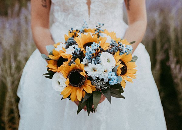 bouquet-connecticut-tree-farm-wedding-photographer-pennie