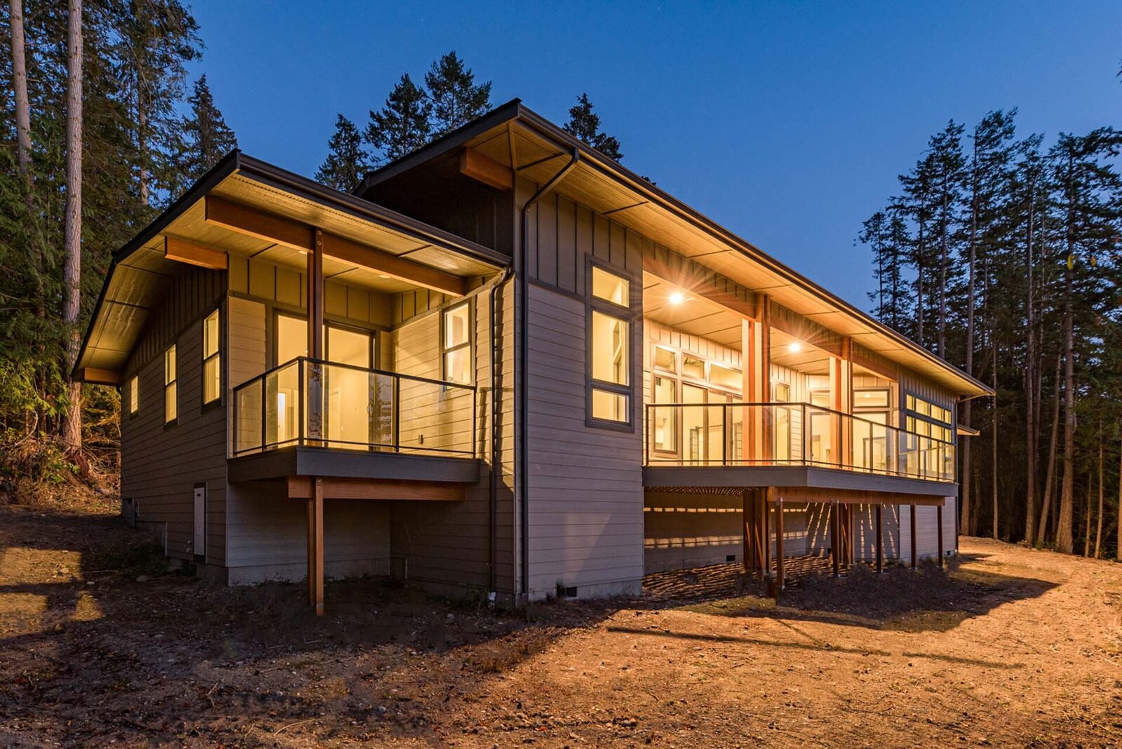 Livingston-Homes-Kelowna-Custom-Build-LaPlume-exterior-twilight
