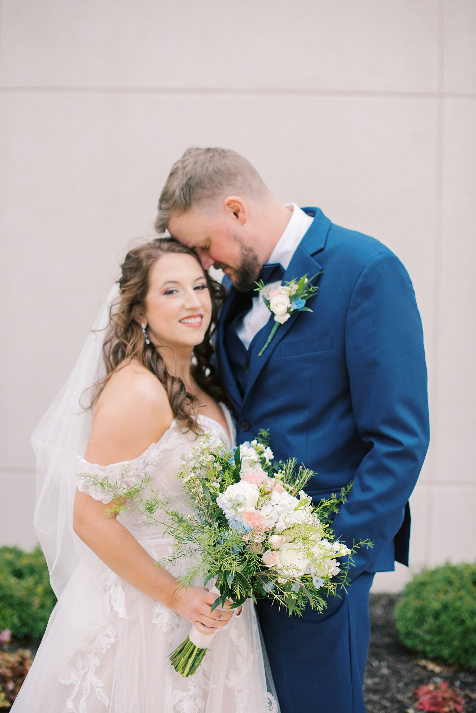 sarah-elizabeth-studio-ohio-wedding-photographer-barker-wedding-sneak-peeks-13