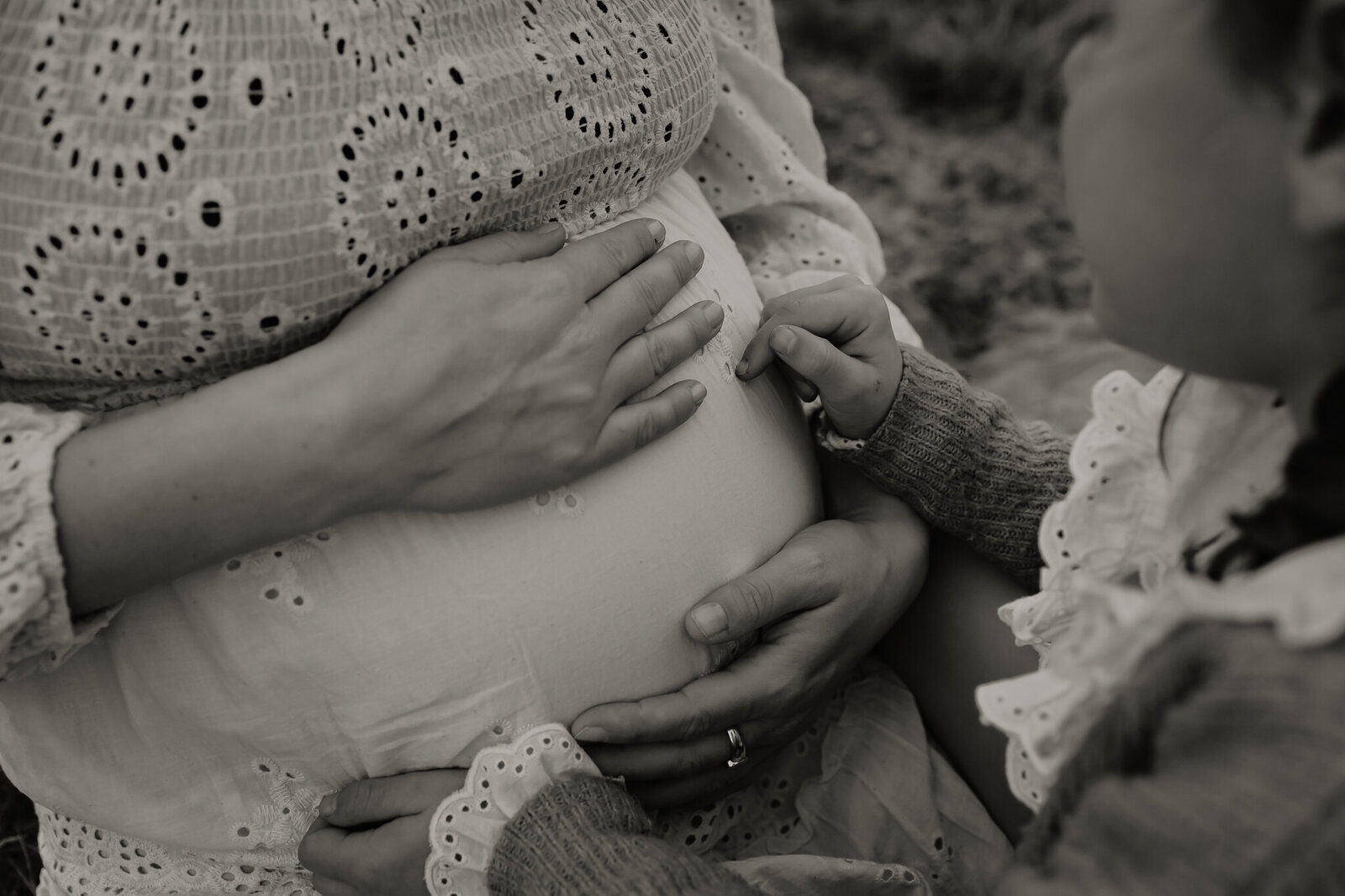 zwangerschapsftoshoot eindhoven zwangerschapsfotograaf fotoshoot zwangerschap fotograaf zwangerschap valkenswaard zwanger fotoshoot newbornshoot la nouk fotografie