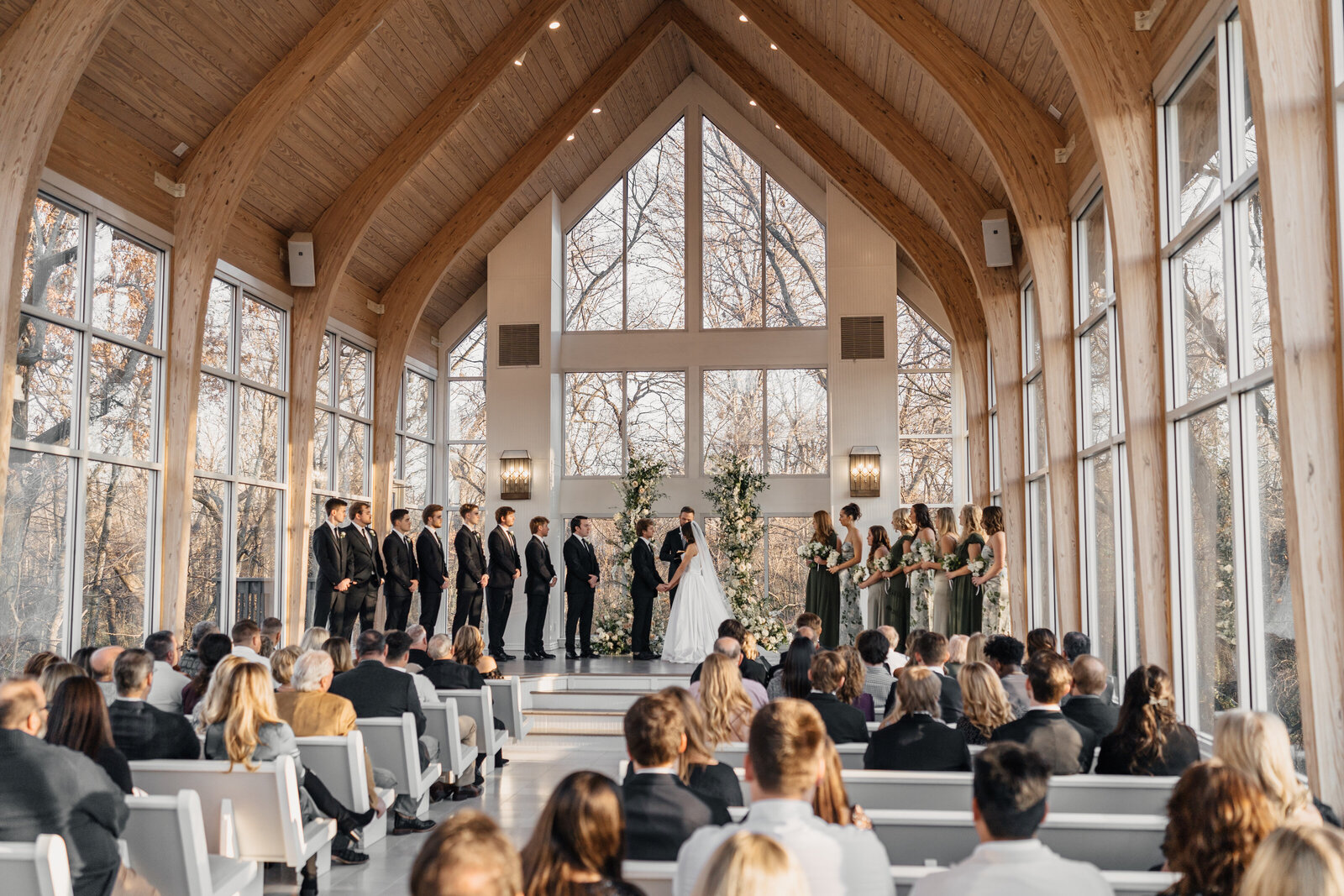 madelynpricephotos-tulsa-wedding-photographer-oklahoma-wedding-photographer-Wedding-at-The-Glass-Chapel-09267
