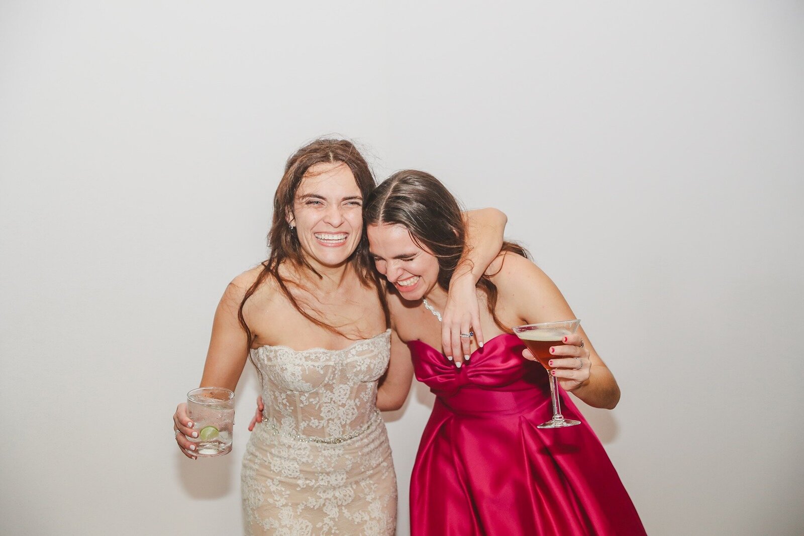 bride-bridesmaid-photobooth