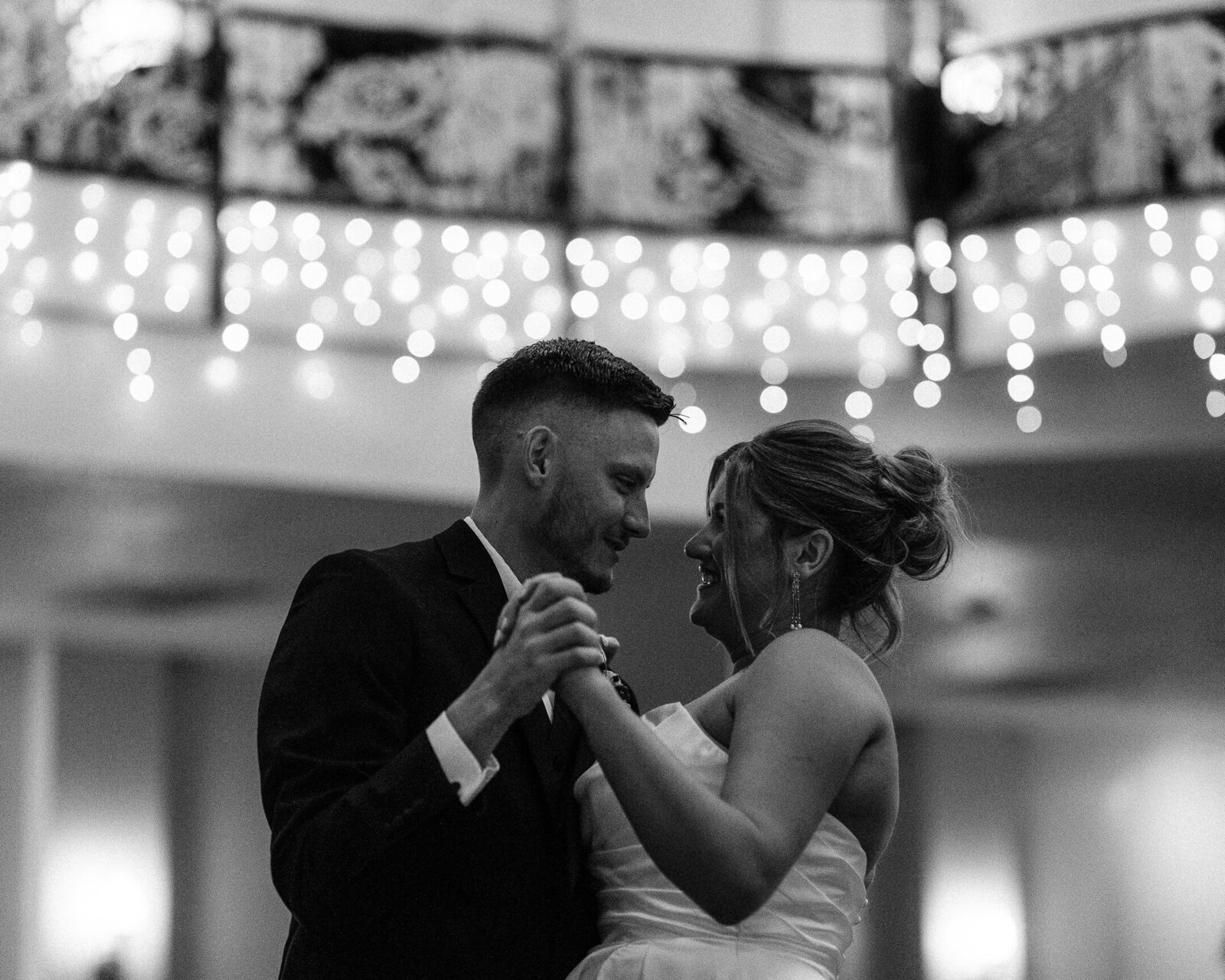 Corby Intercontinental Hotel Kansas City Wedding Plaza-272