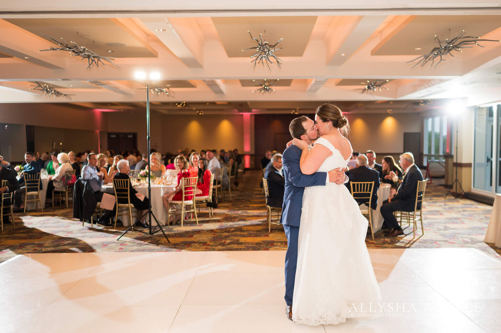 Wedding-at-River-Club-of-Mequon-772