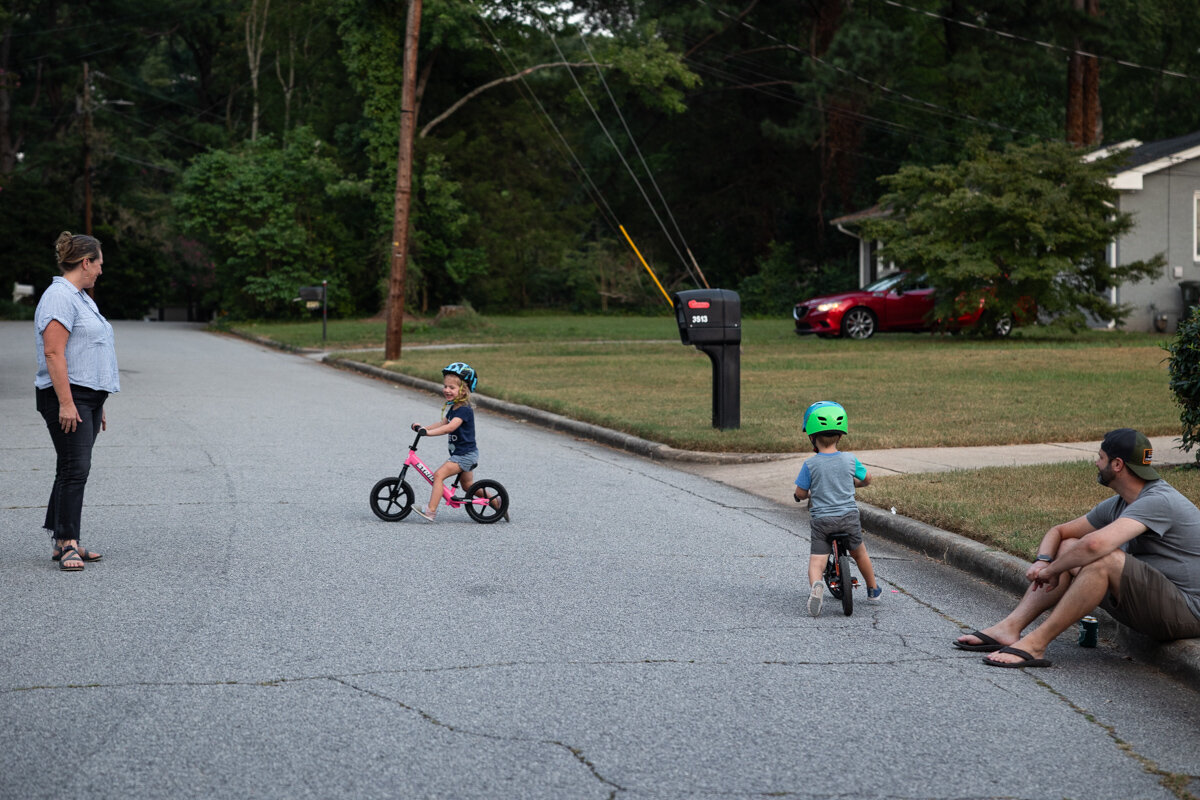 LightCreative_202408_AbigailJosh_ToddlersBikeRiding_SpringCandidPhotoSession_RaleighDocumentaryFamilyPhotographer_005_blog