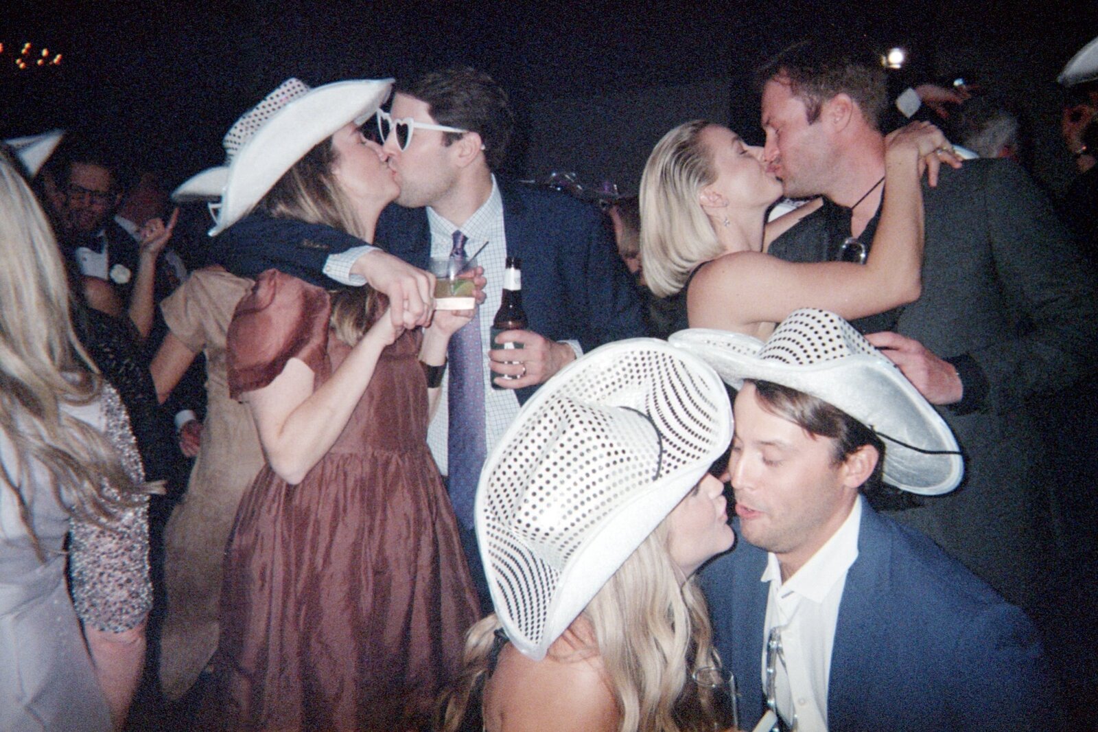 TATUM+ELY KISS CAM1