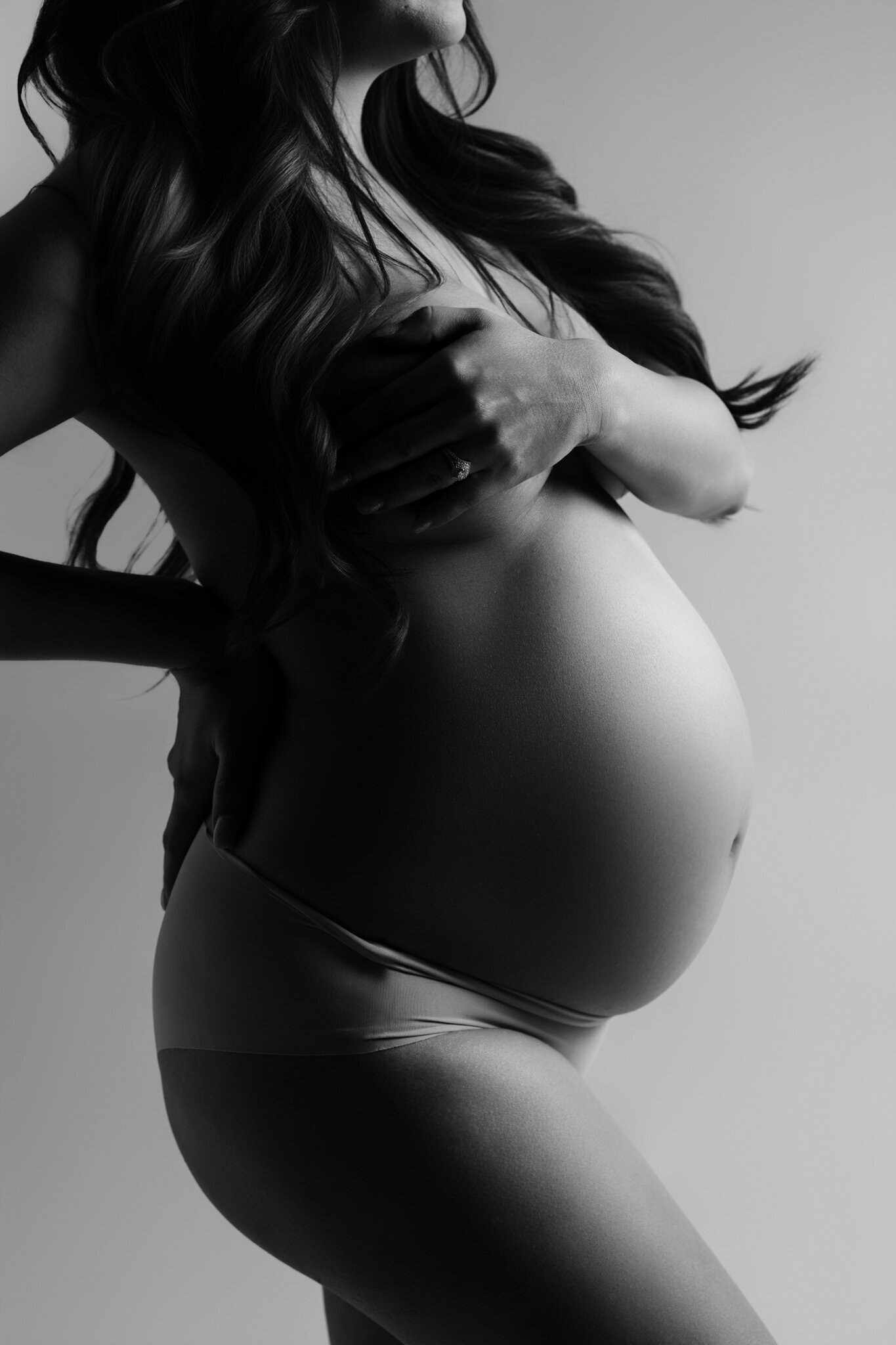 NW Arkansas maternity photographer, maternity photography near me, maternity portraits NW Arkansas, pregnancy photoshoot near me