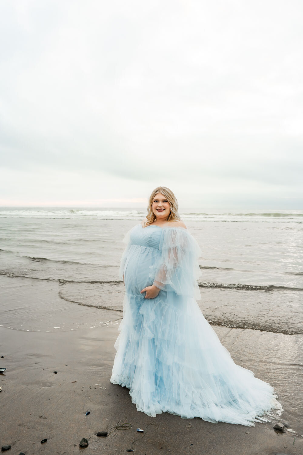 Maternity Photographer in Lincoln City, Oregon 