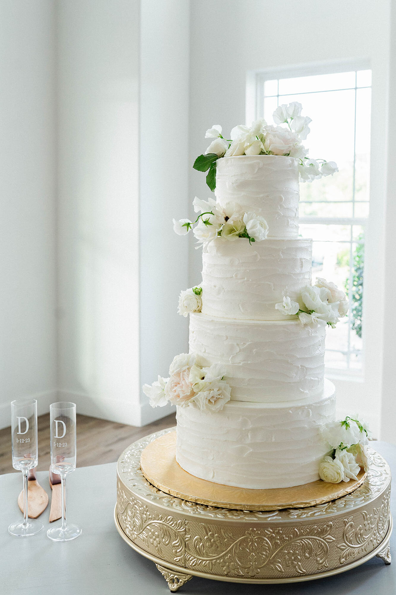 white floral wedding cake design
