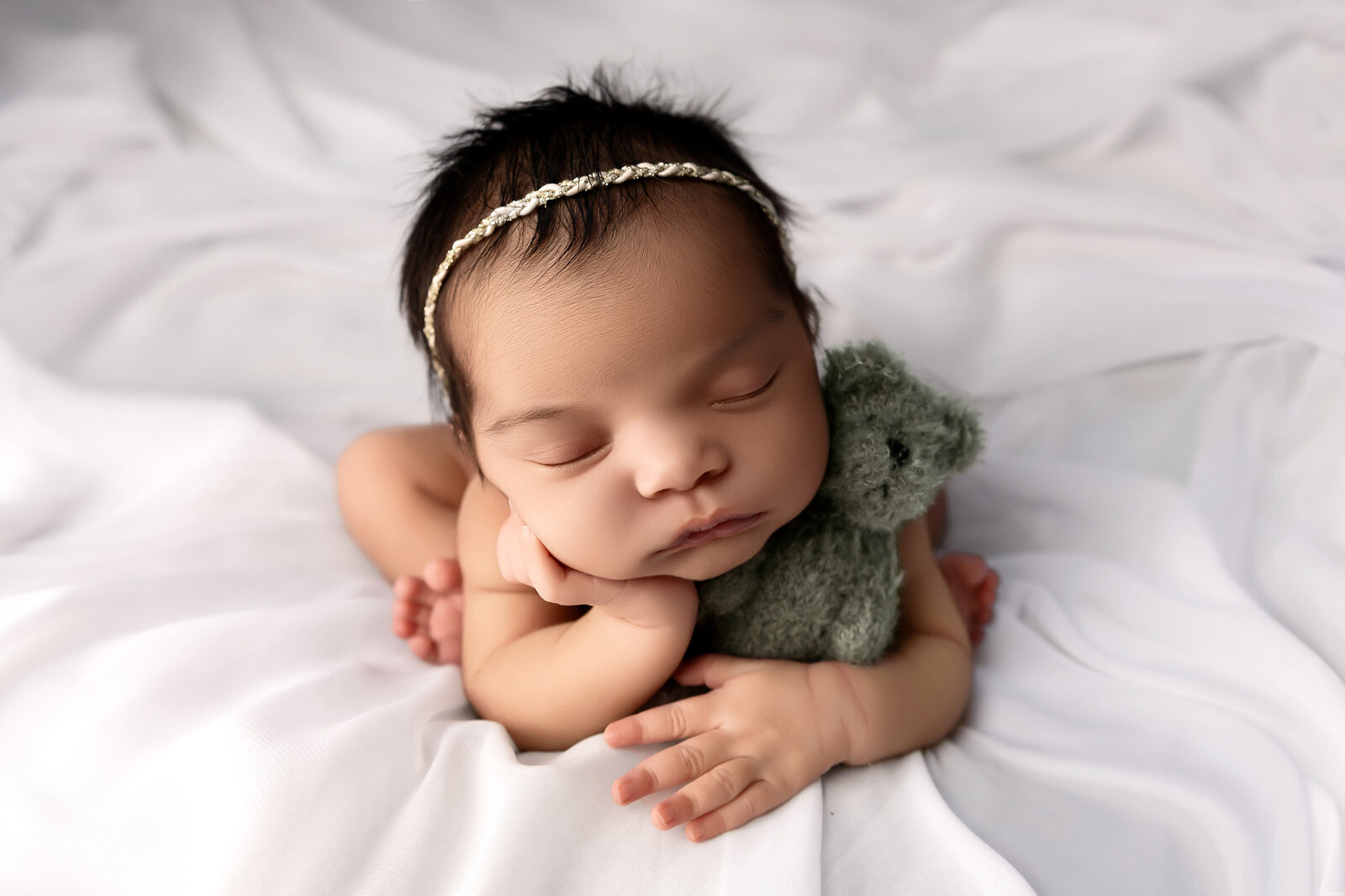 Dixon, Ca Newborn Photographer | Posed Newborn Photography | In-studio newborn photography