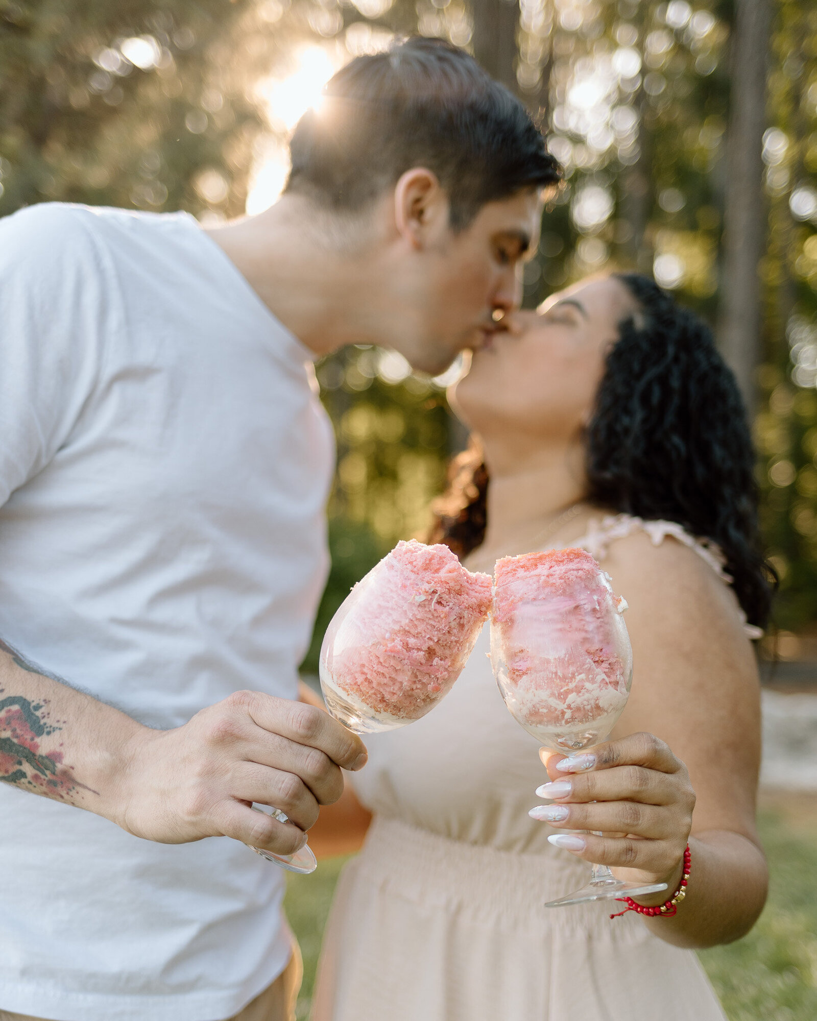 gender-reveal-photoshoot-cake-girl-boy (1)