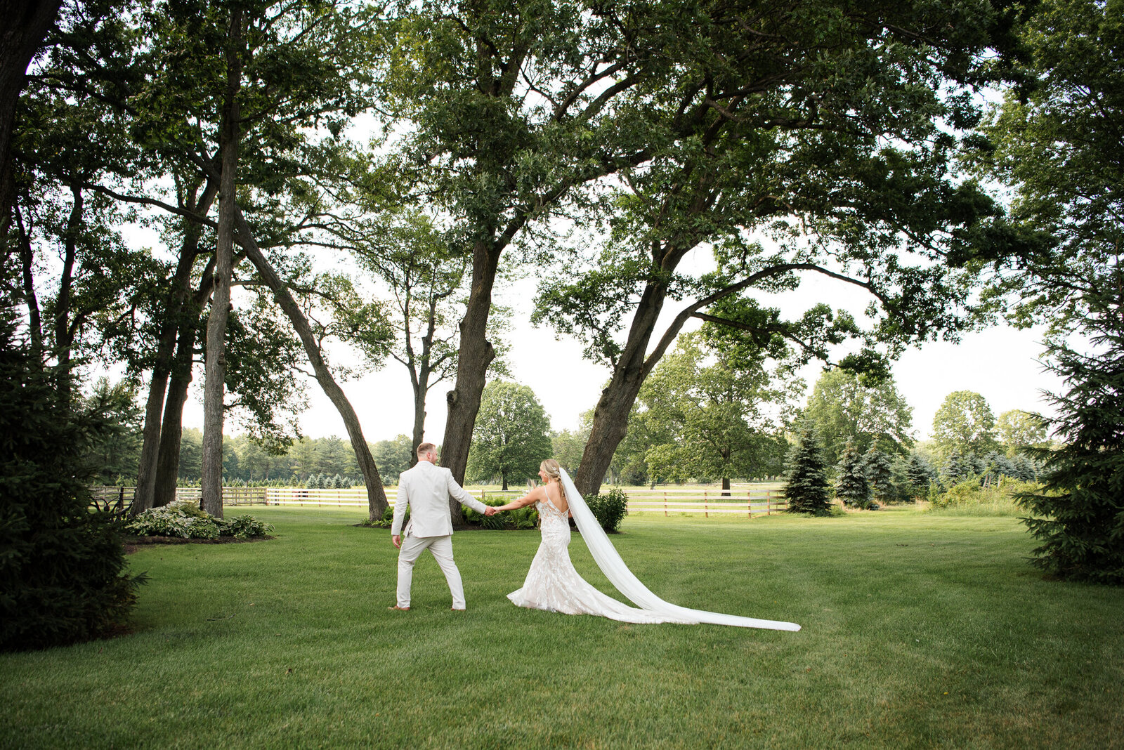 bride-groom-walking