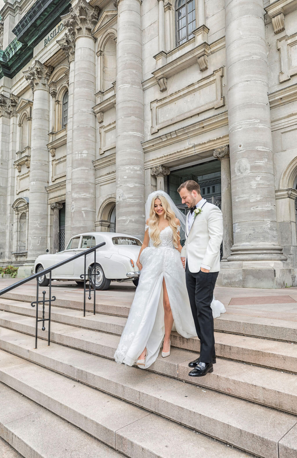 Cathédrale Marie-Reine-du-Monde Wedding_montreal best wedding photographer | luxury moment photography-8902