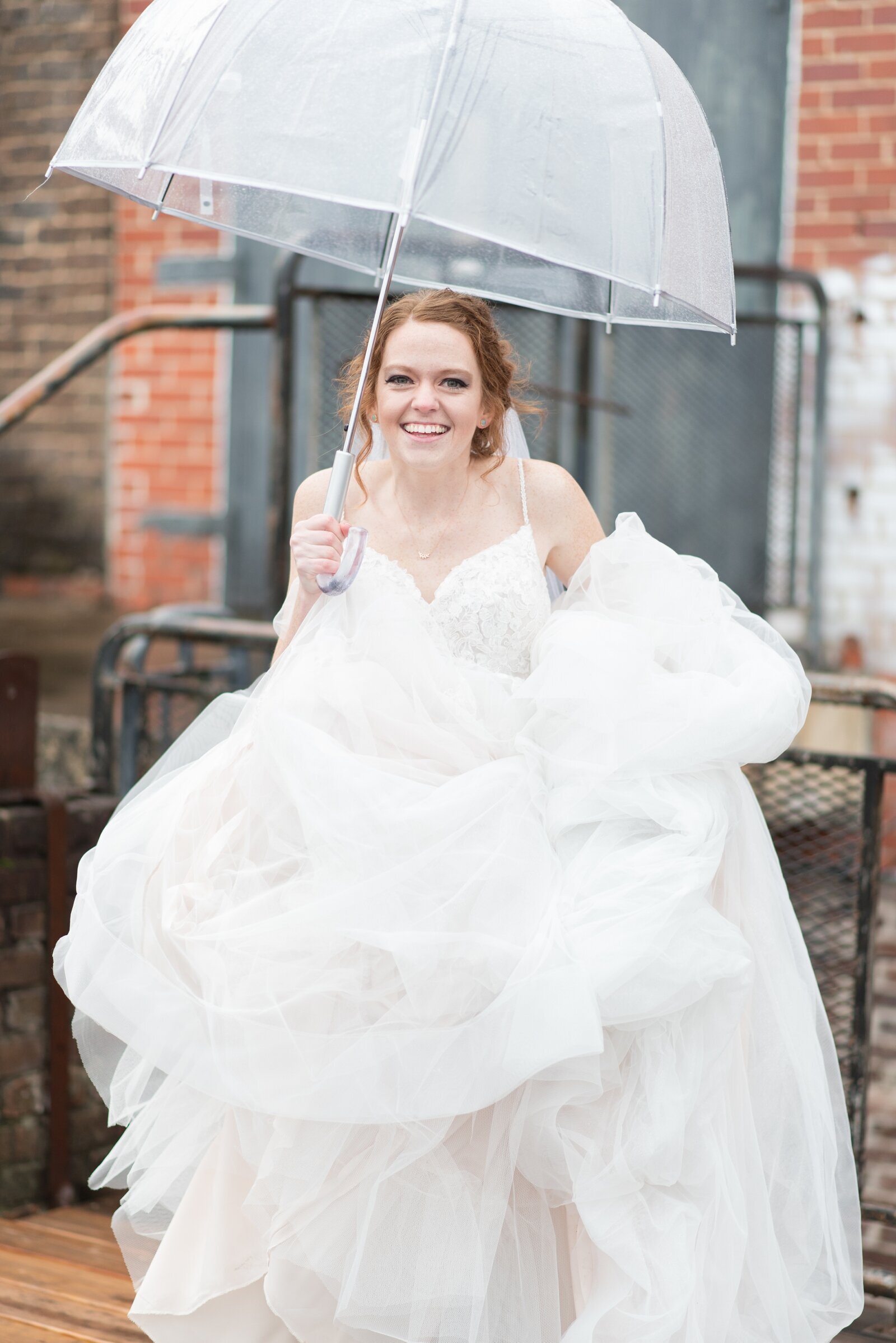Rainy_Day_Wedding_Ideas
