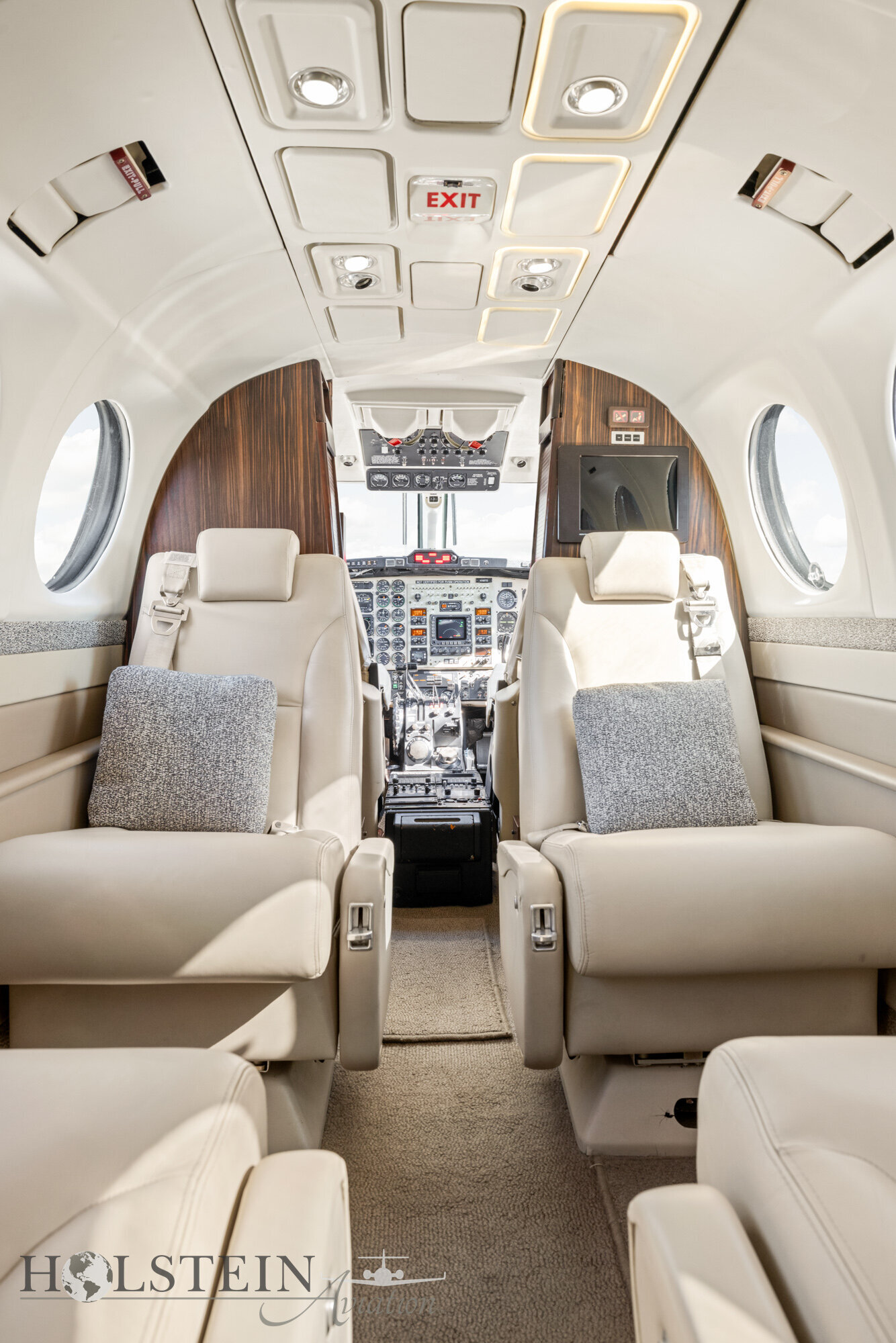 King Air 350 Watermarked-15