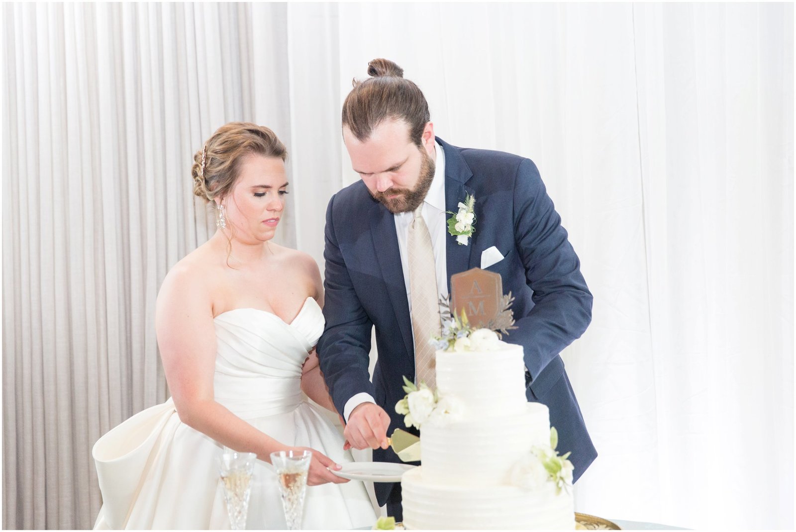 avenue-downtown-greenville-wedding_0361