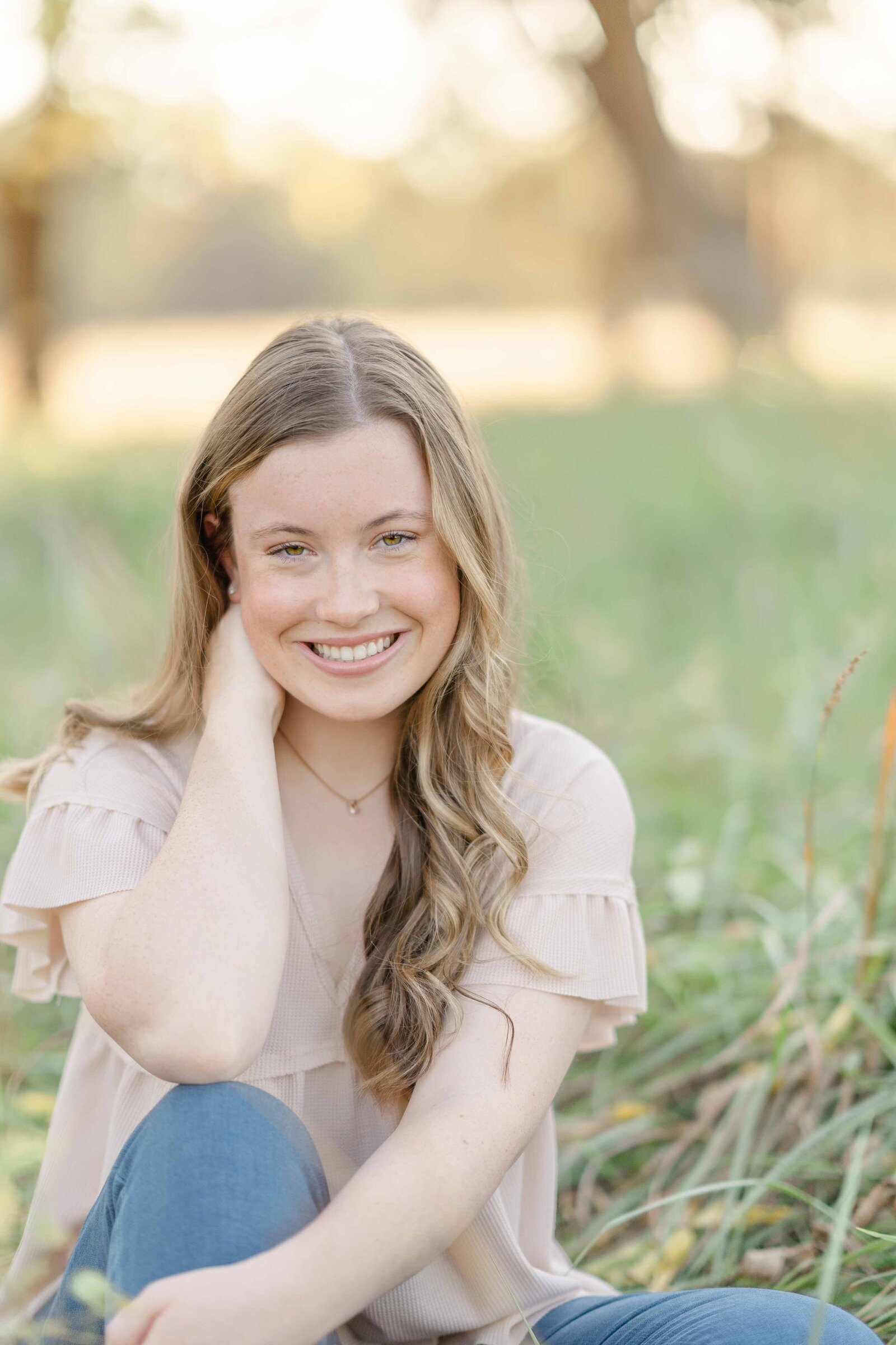 girl pose for senior picture in Ashburn, VA