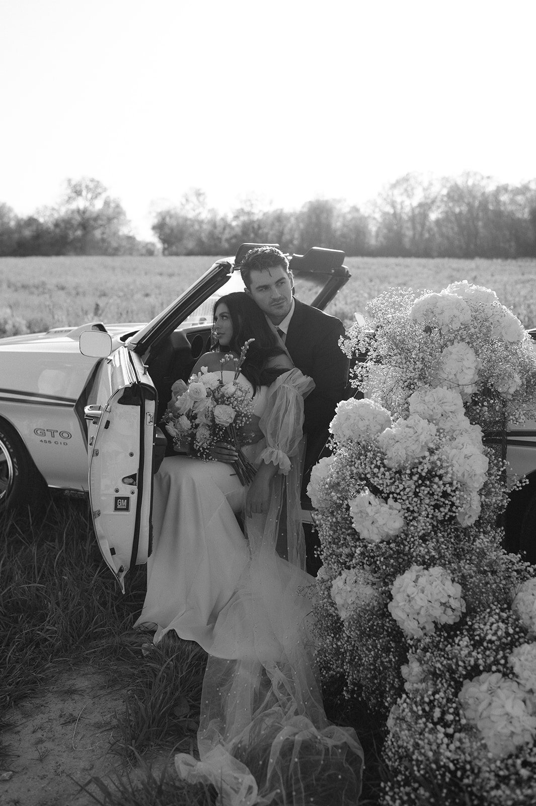 Jordan Grover Photo is a wedding photographer serving St. Louis, Central, and Eastern Missouri as well as travel + destination weddings. Jordan Grover Photo is an editorial and documentary style of photography.