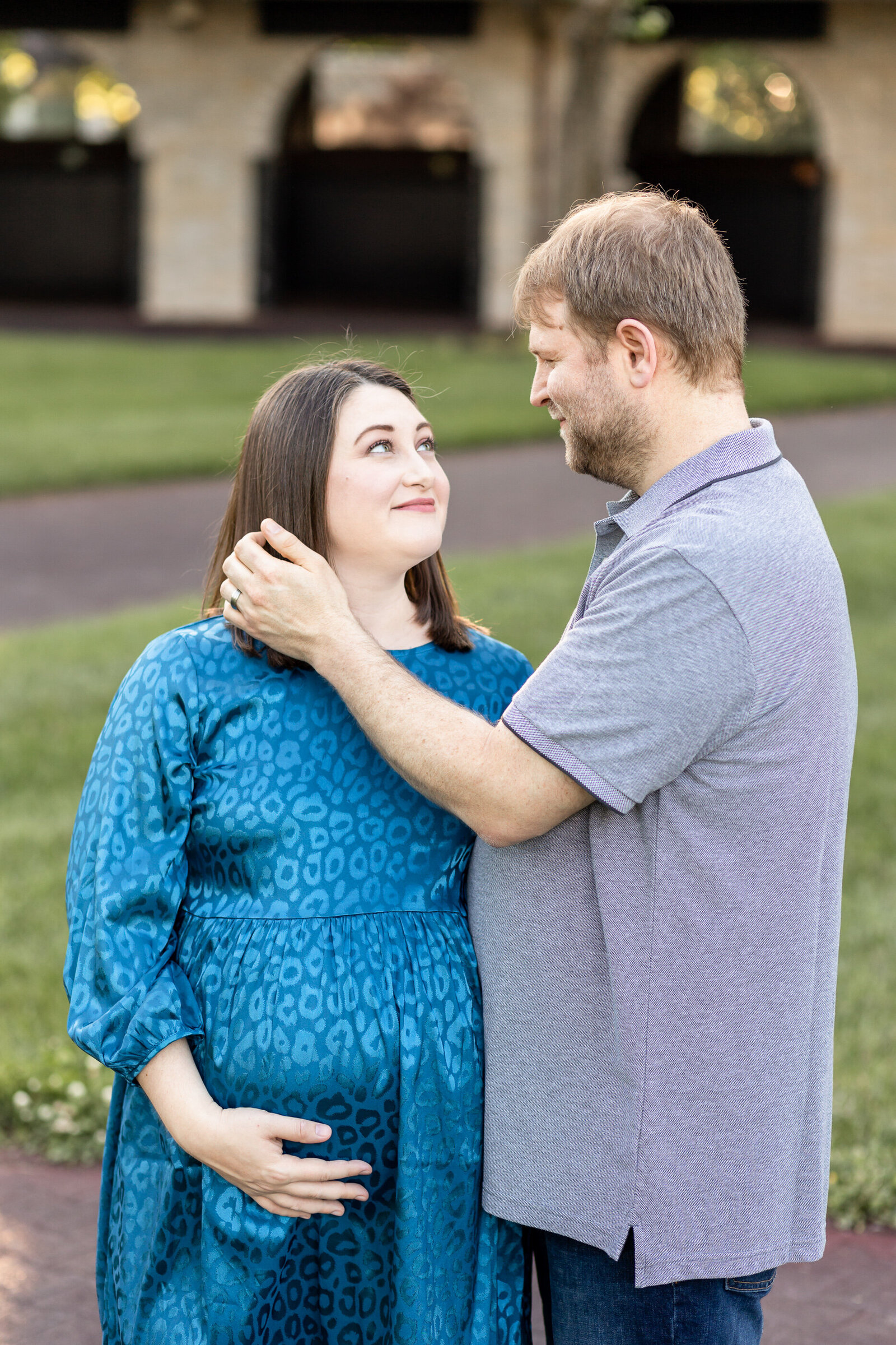 outdoor-maternity-golden-hour-photography-session-Lexington-KY-photographer-Keeneland-2