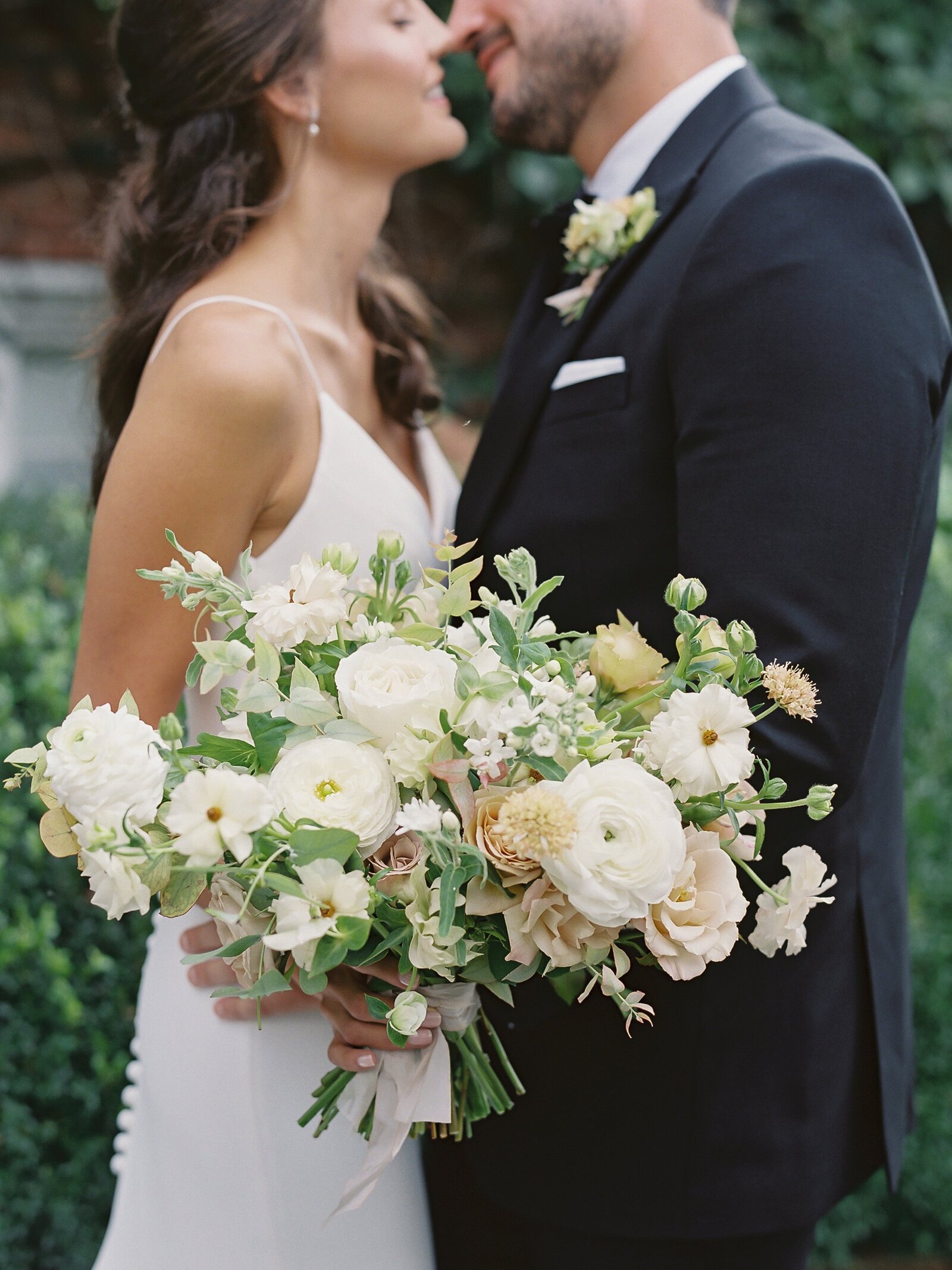 Vicki_Grafton_Photography_Clifton_Inn_Wedding-Charlottesville Virginia cville Luxury Fine Art Film Eastmade Events Martha Stewart .jpg24
