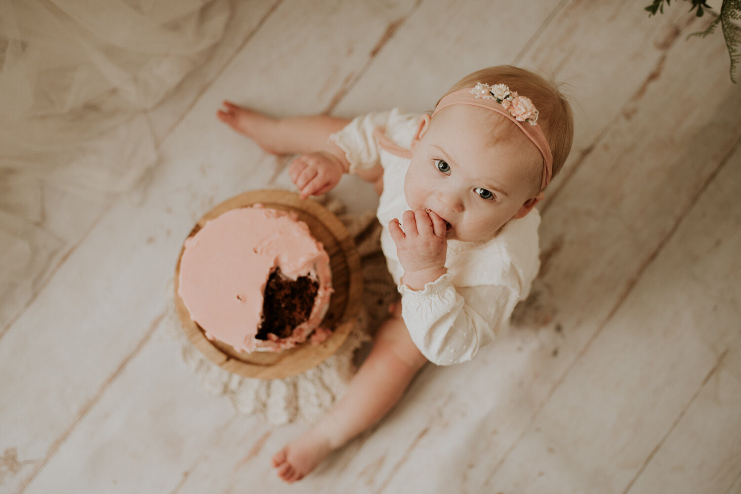 red-deer-alberta-cakesmash-sitter-baby-photographer-14