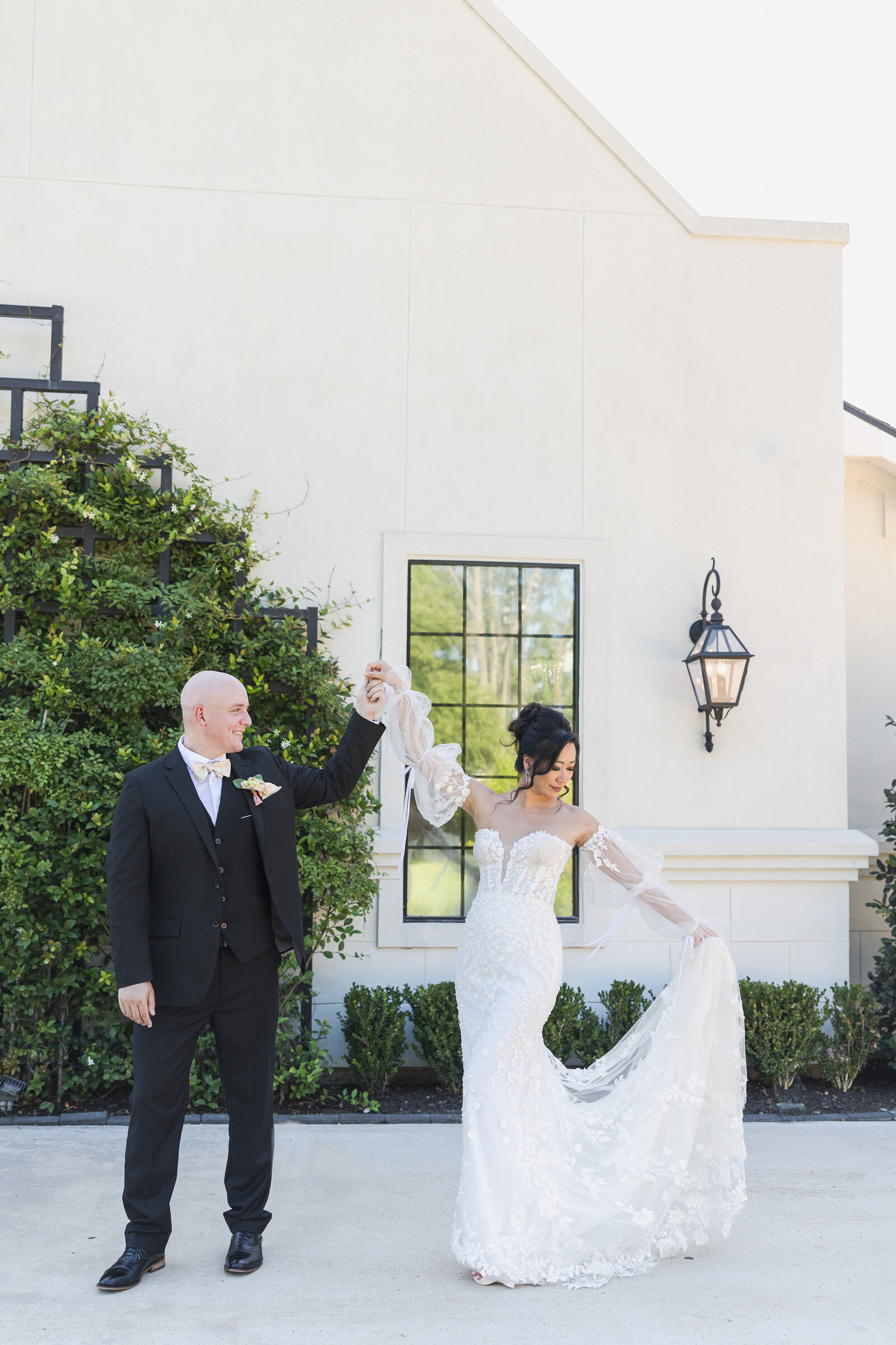 HTX Wedding Photographer | Haley Ostrander Photography, image size:1600x2400