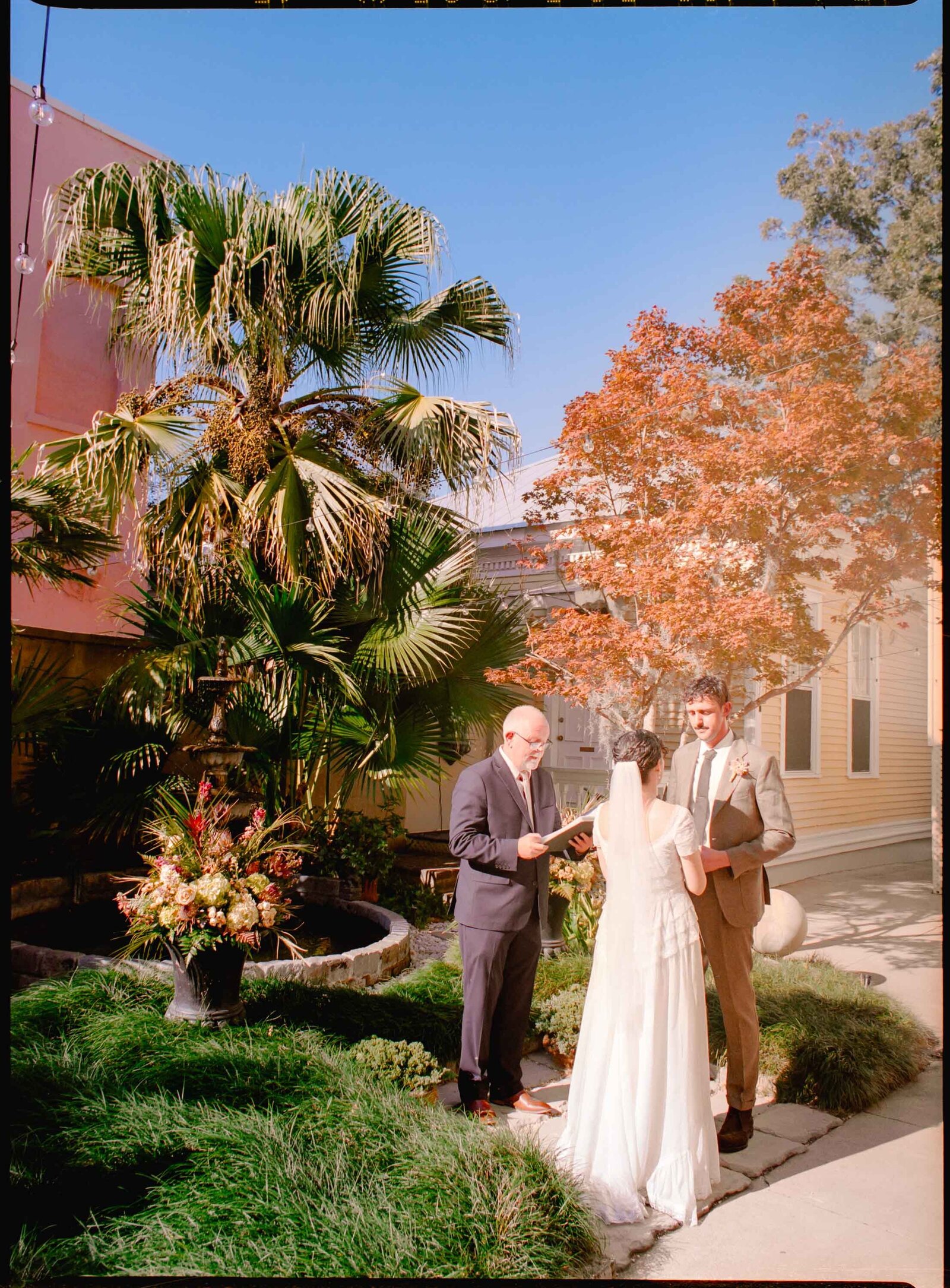 coastal-colorful-wedding-film-photos-jess-buckley-26