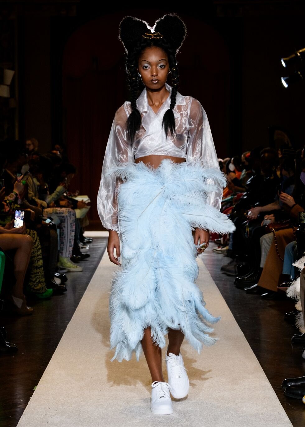hbz-tia-adeola-fw20222-04-1644600475