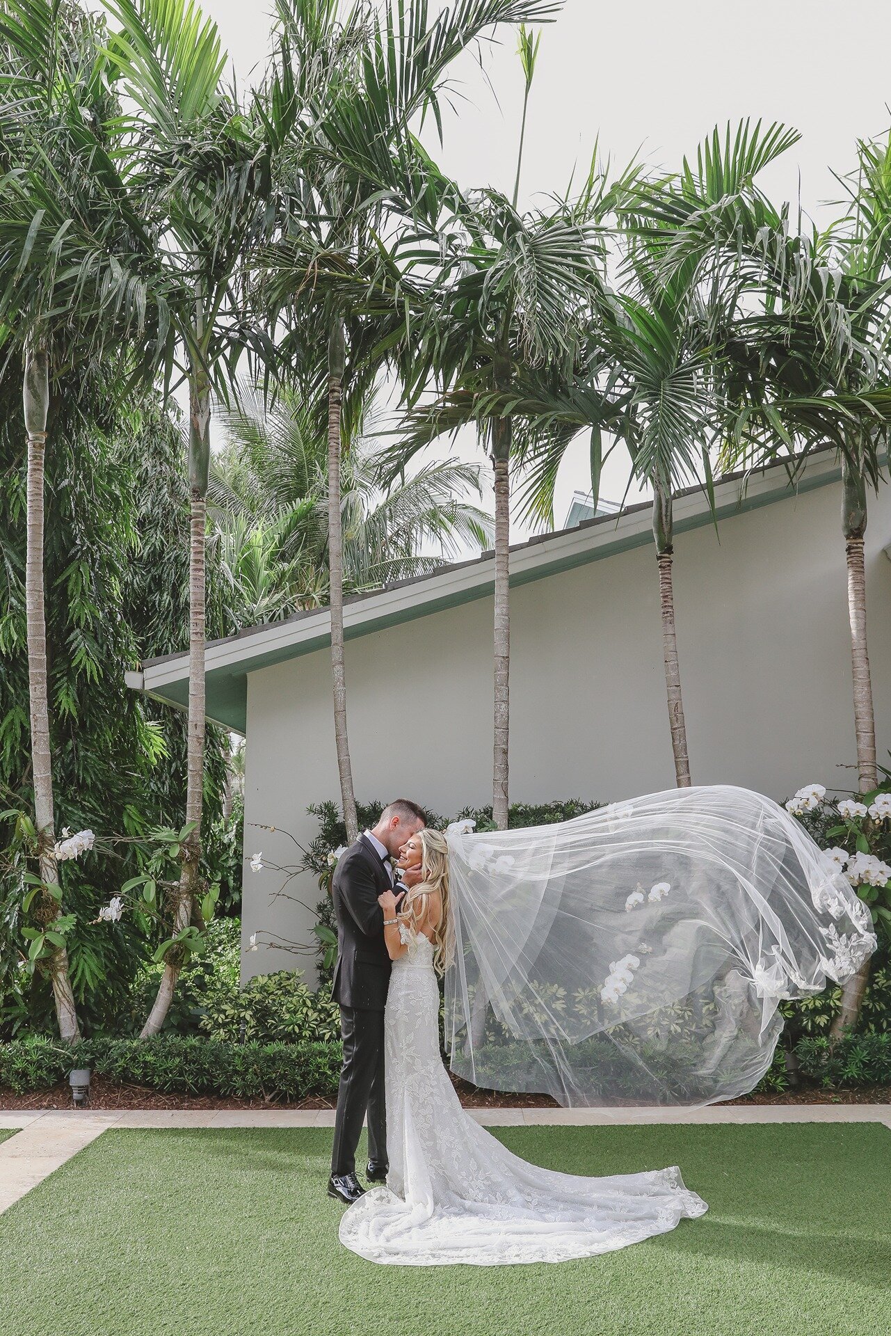 bride-groom-pelican-club-wedding-2