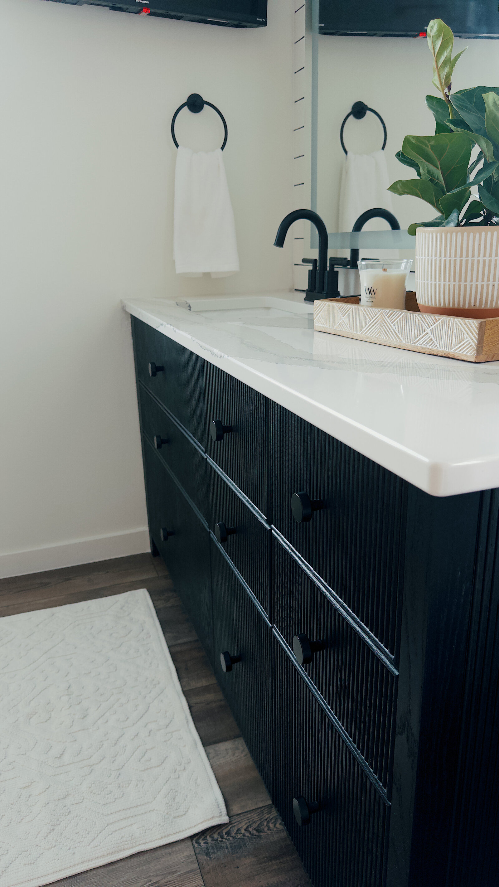 beaded-black-stain-vanities-10