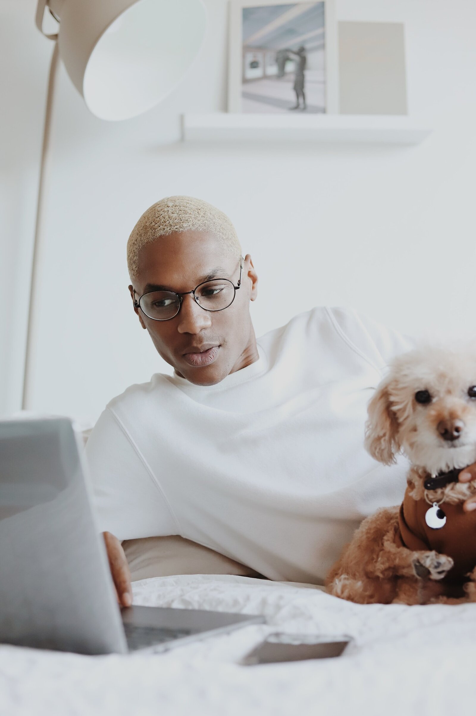 good-faces-LkusSpYiDU4-unsplash