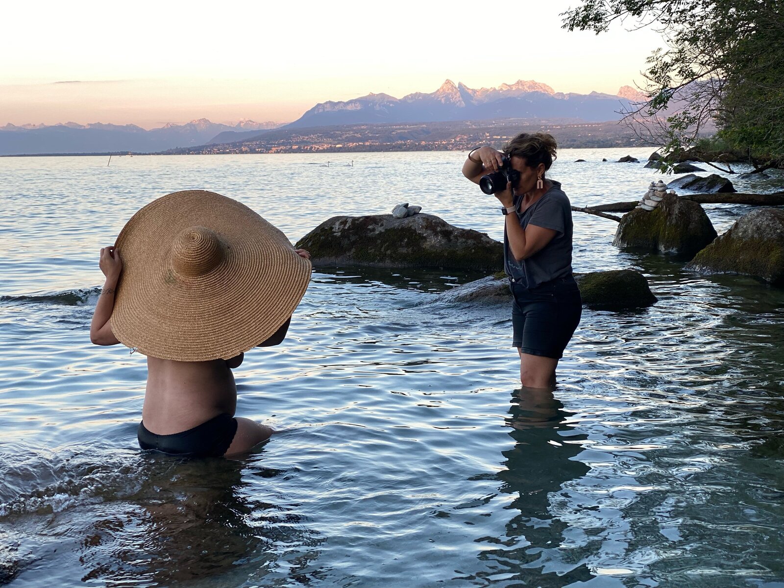 photographe famille lifestyle thonon - seance photo famille au lac - vanessa amiot