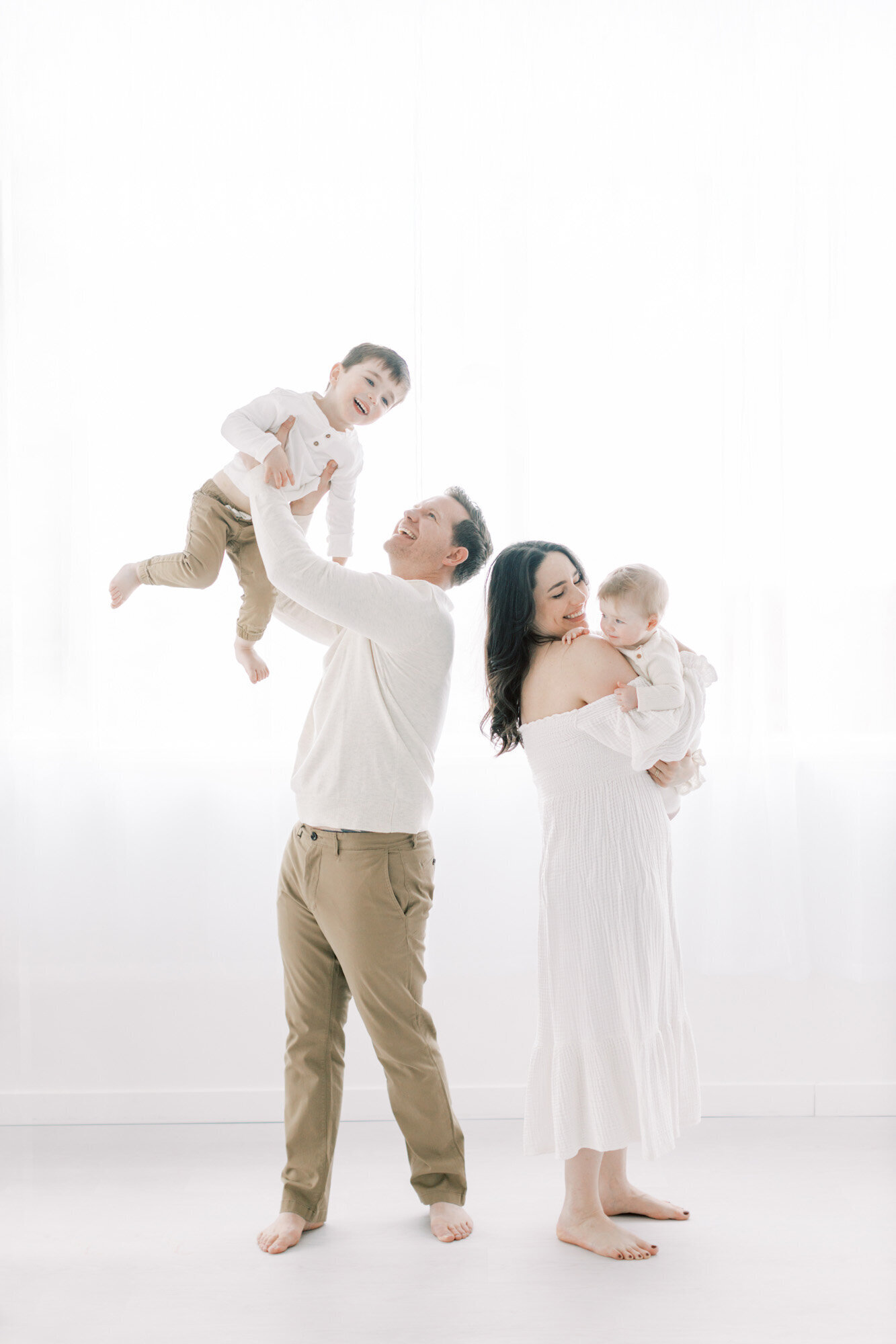 family-portraits-in-studio