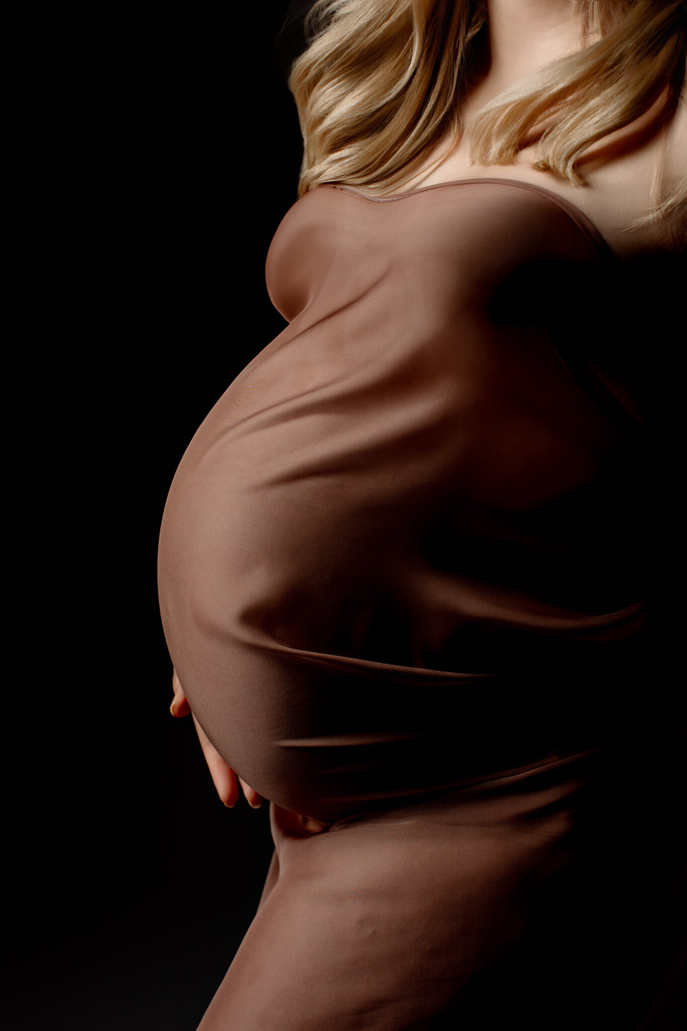 best maternity portrait studio NW Arkansas, best maternity photographer near me Cave Springs, Springdale AR maternity photography